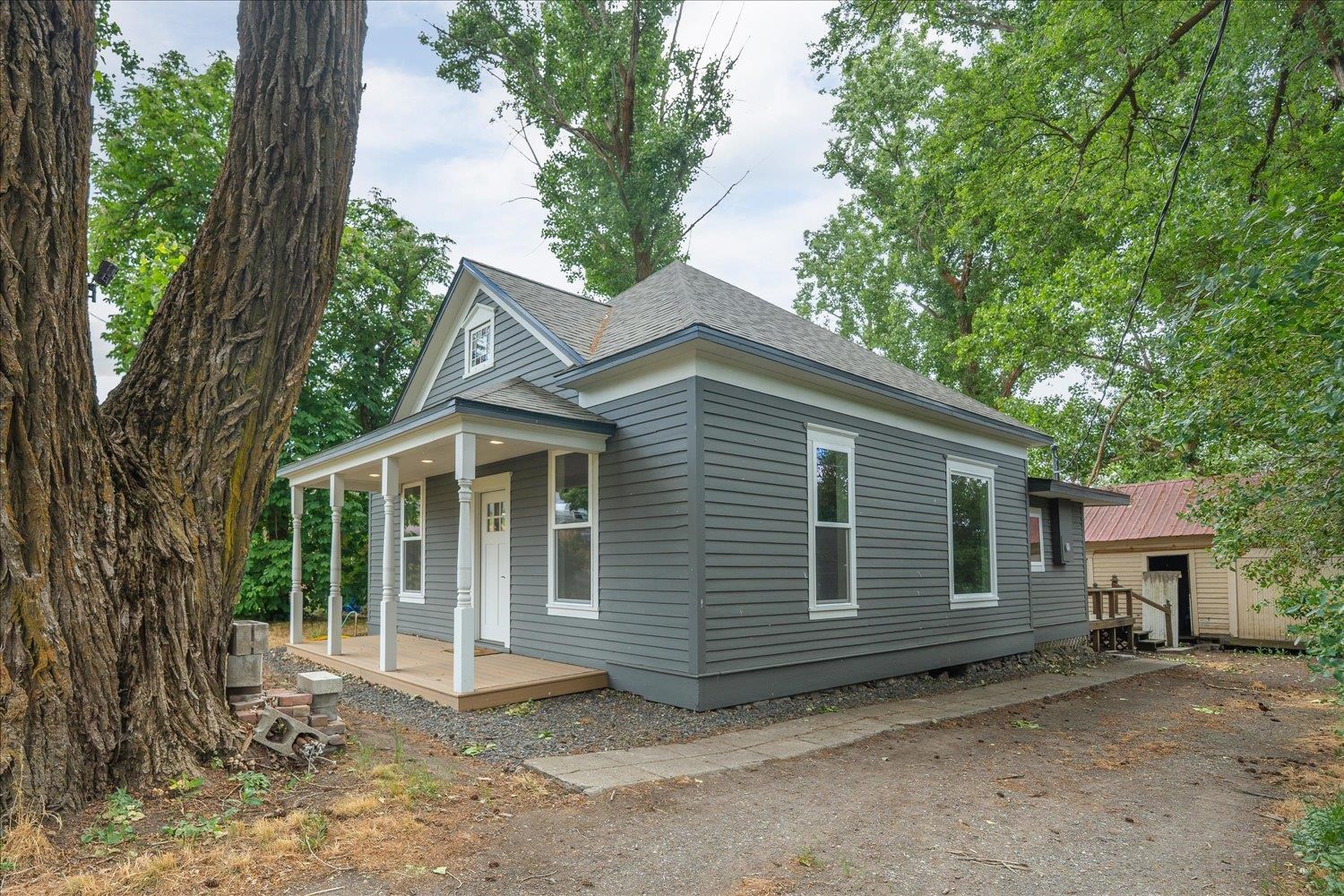 16647 N Oregon St - Photo 2