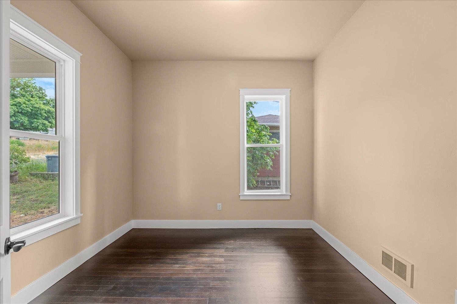 16647 N Oregon St - Photo 6