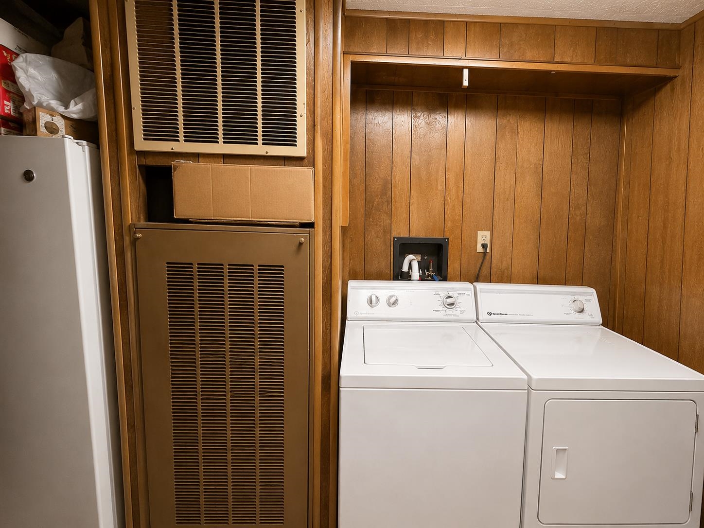 204 E Oak St - Photo 13