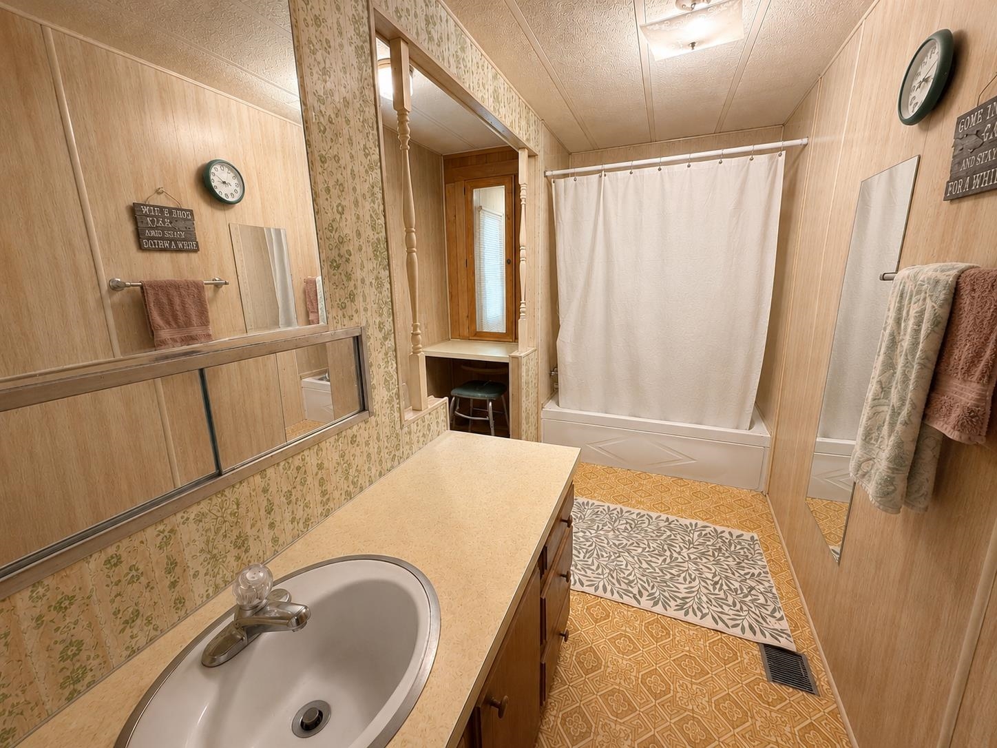 204 E Oak St - Photo 17