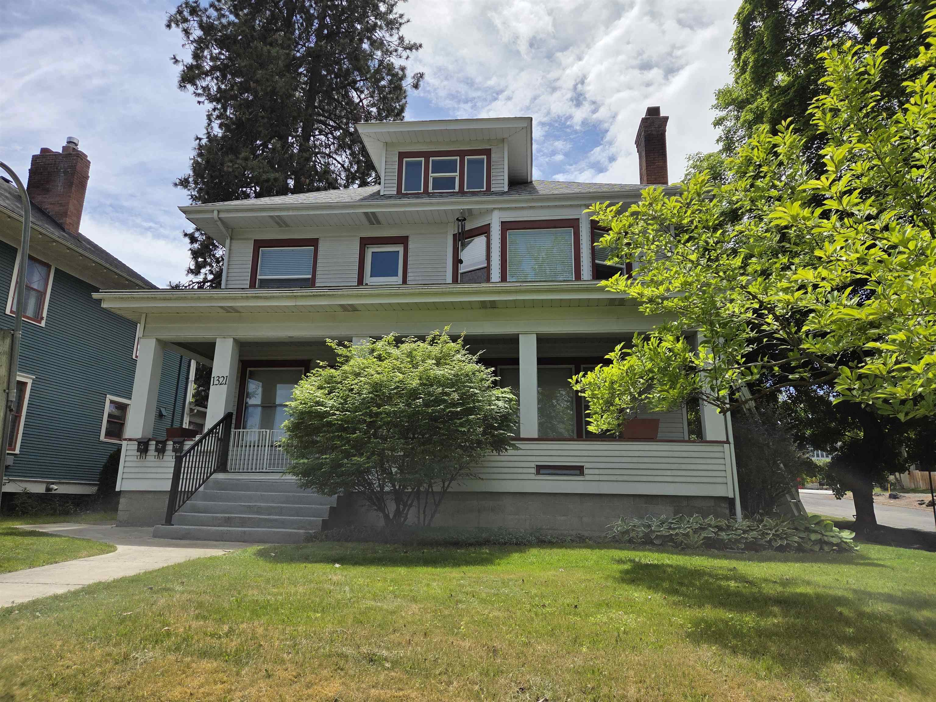1321 W 11th Ave - Photo 1