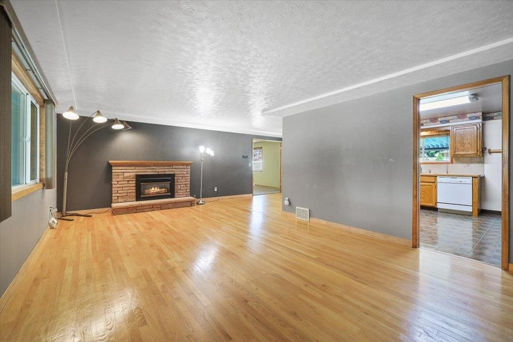 6706 N Drumheller St - Photo 4