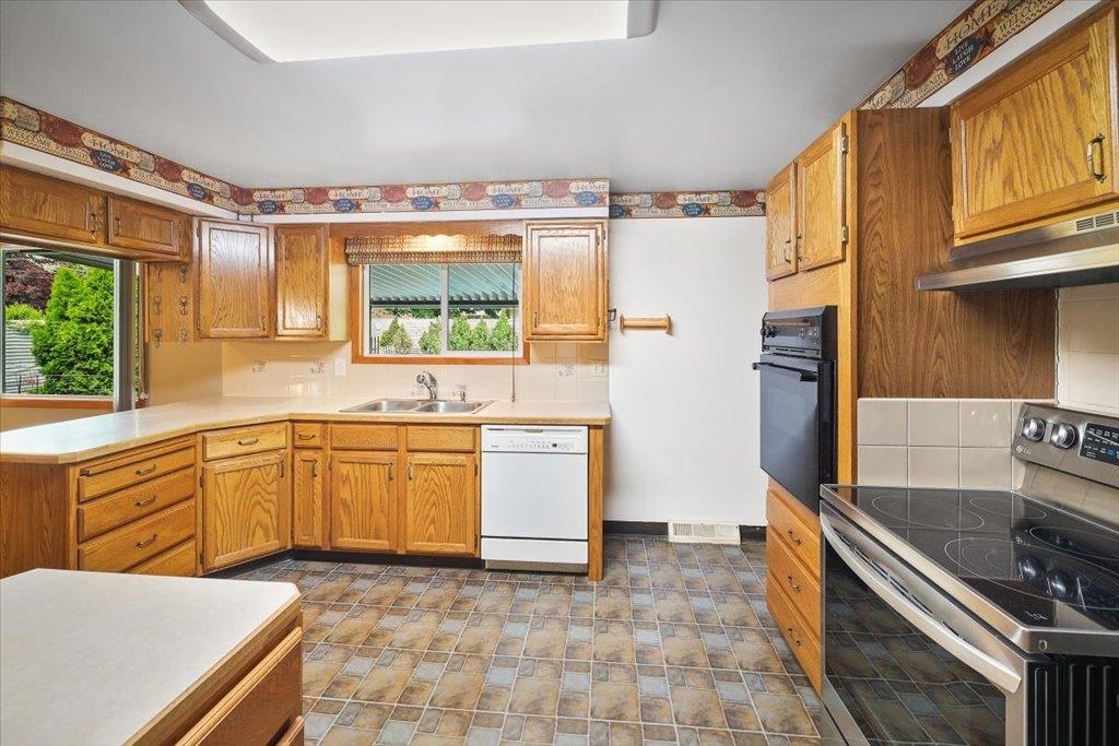 6706 N Drumheller St - Photo 8