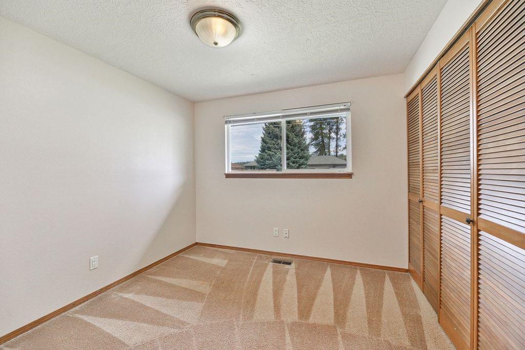 6915 W JOHANNSEN Ave - Photo 13