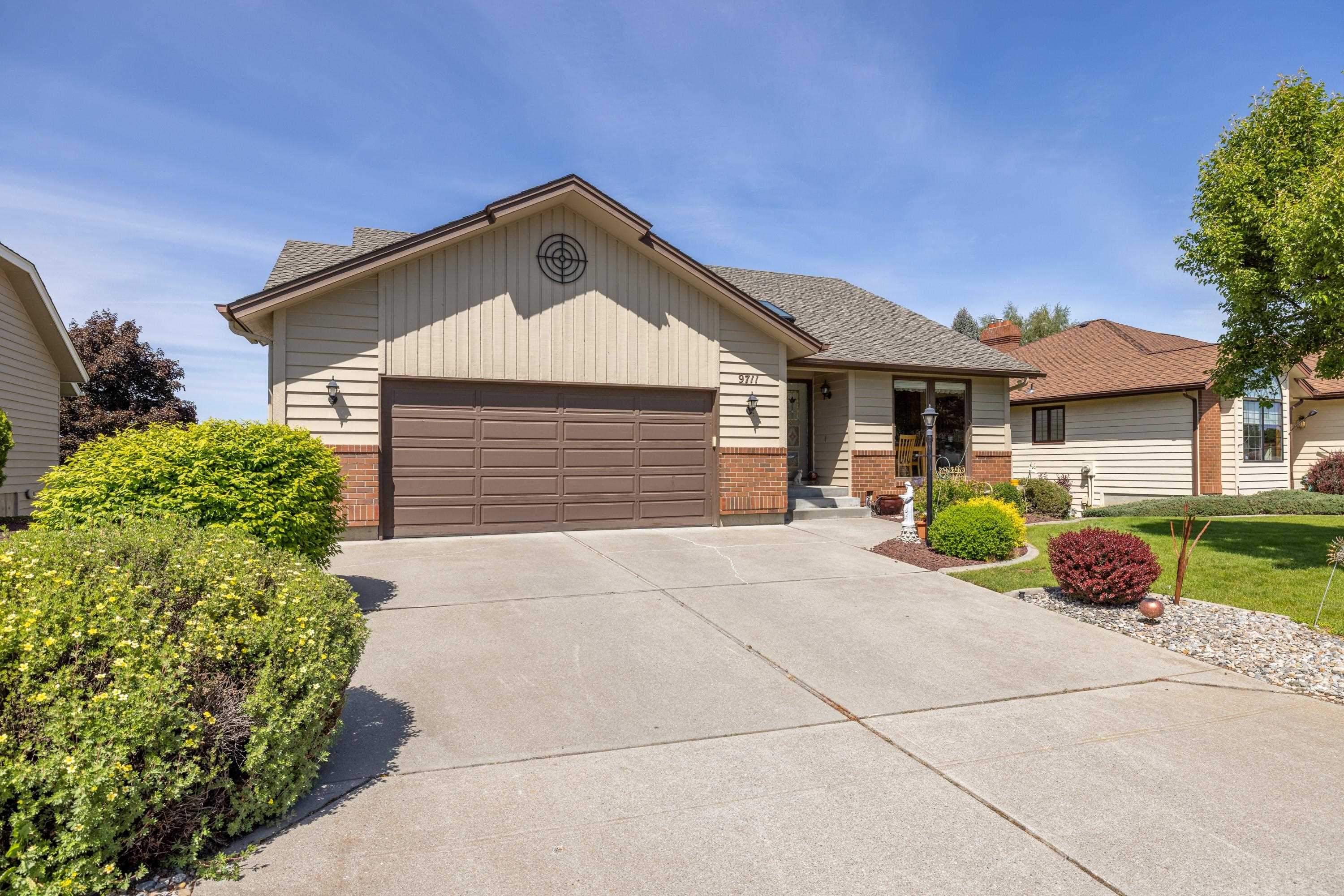 9711 N Ridgecrest Dr - Photo 2