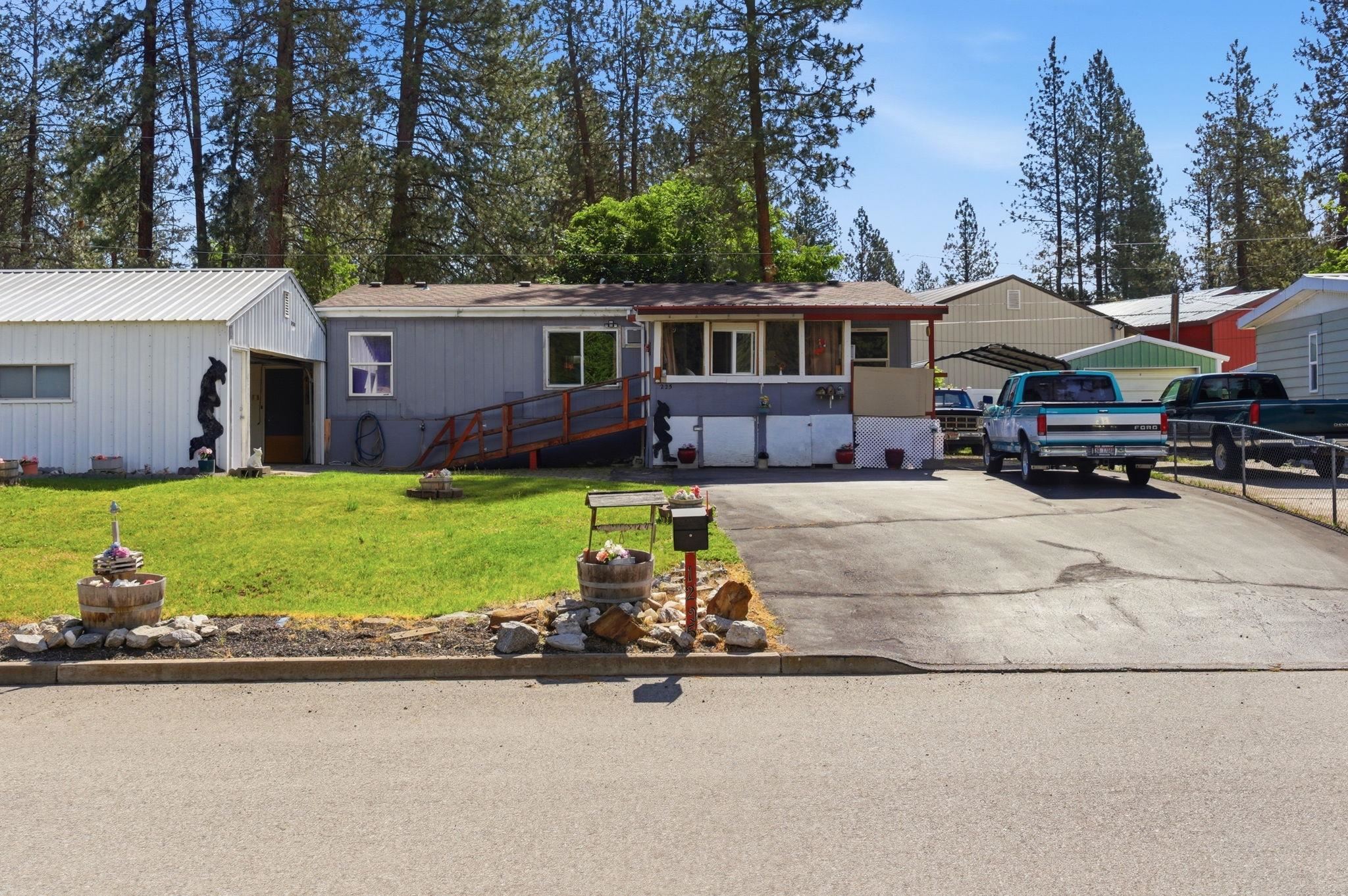 1225 S Dishman Rd - Photo 3
