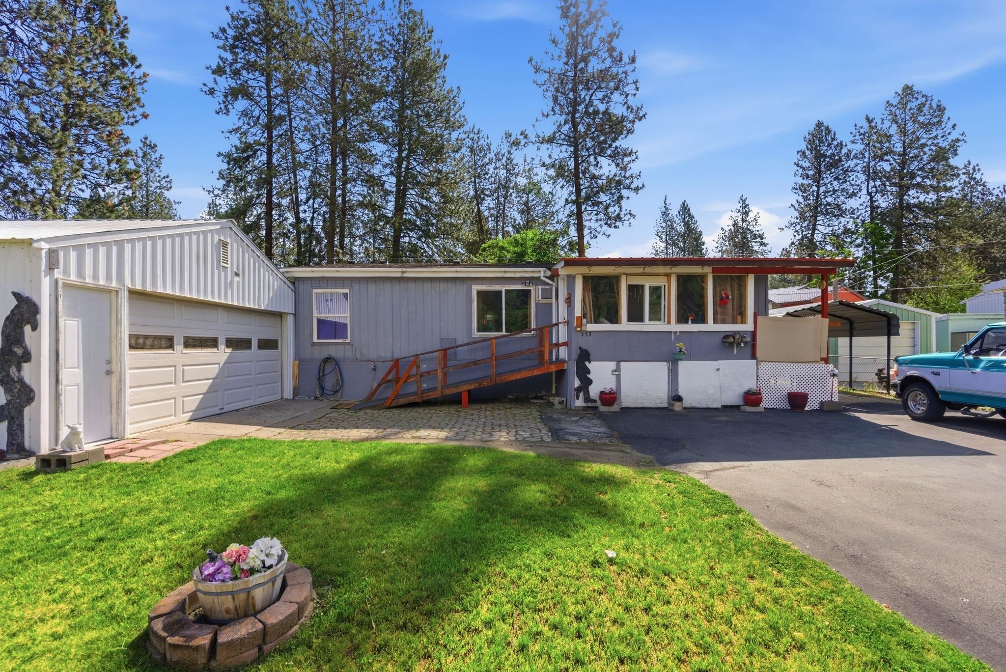 1225 S Dishman Rd - Photo 1
