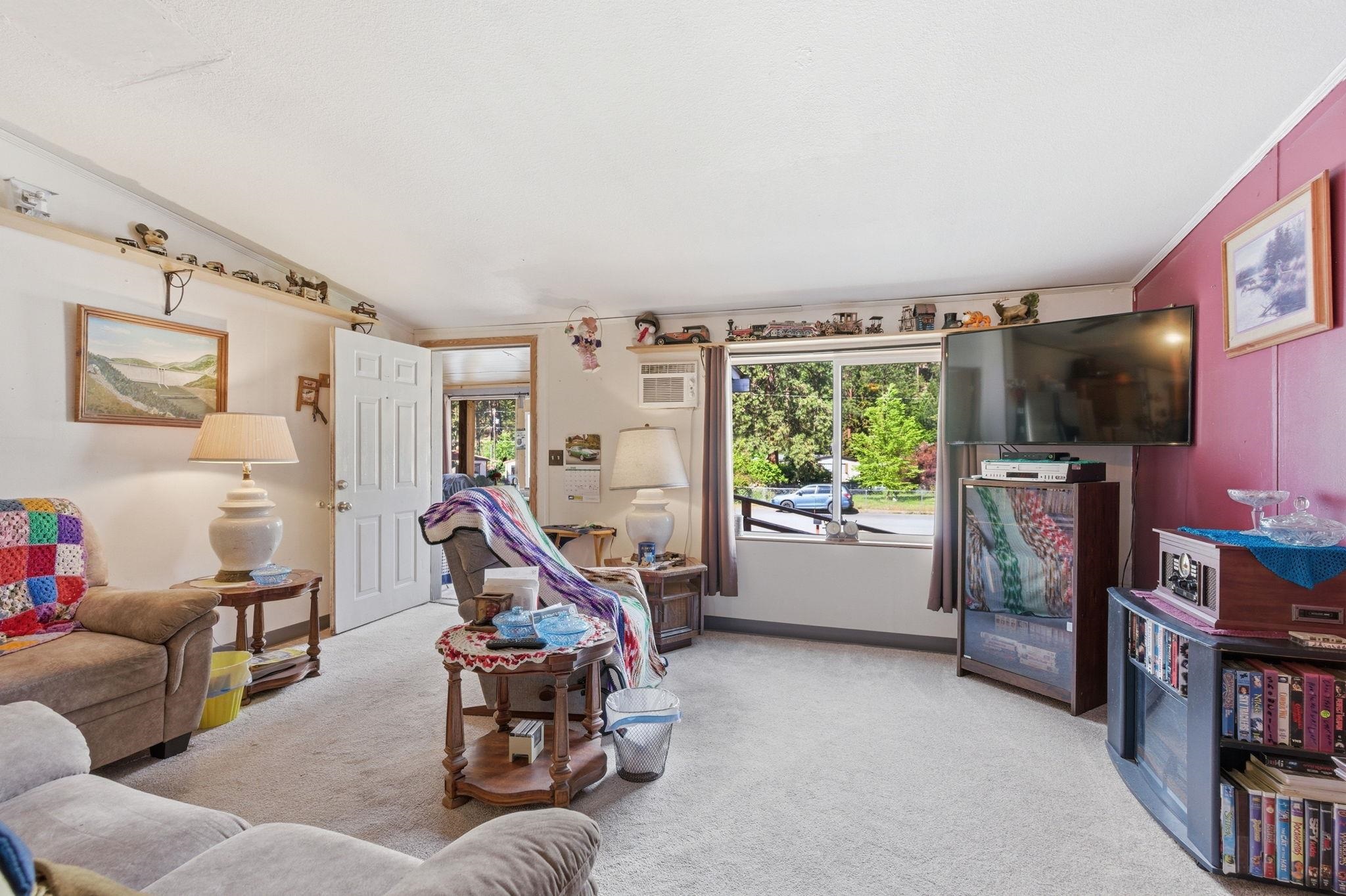 1225 S Dishman Rd - Photo 6