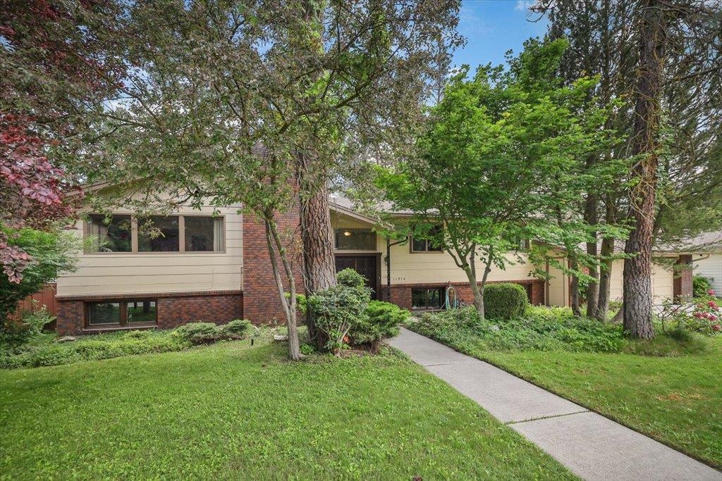 11914 N Fairwood Dr - Photo 2