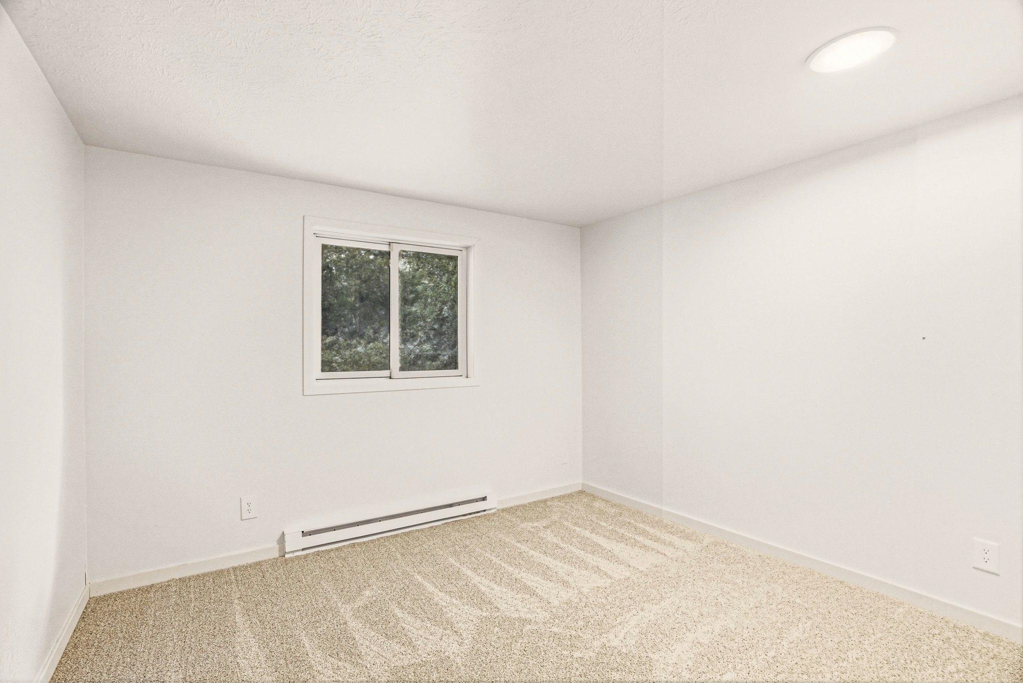 1426 E 4th St - Photo 21