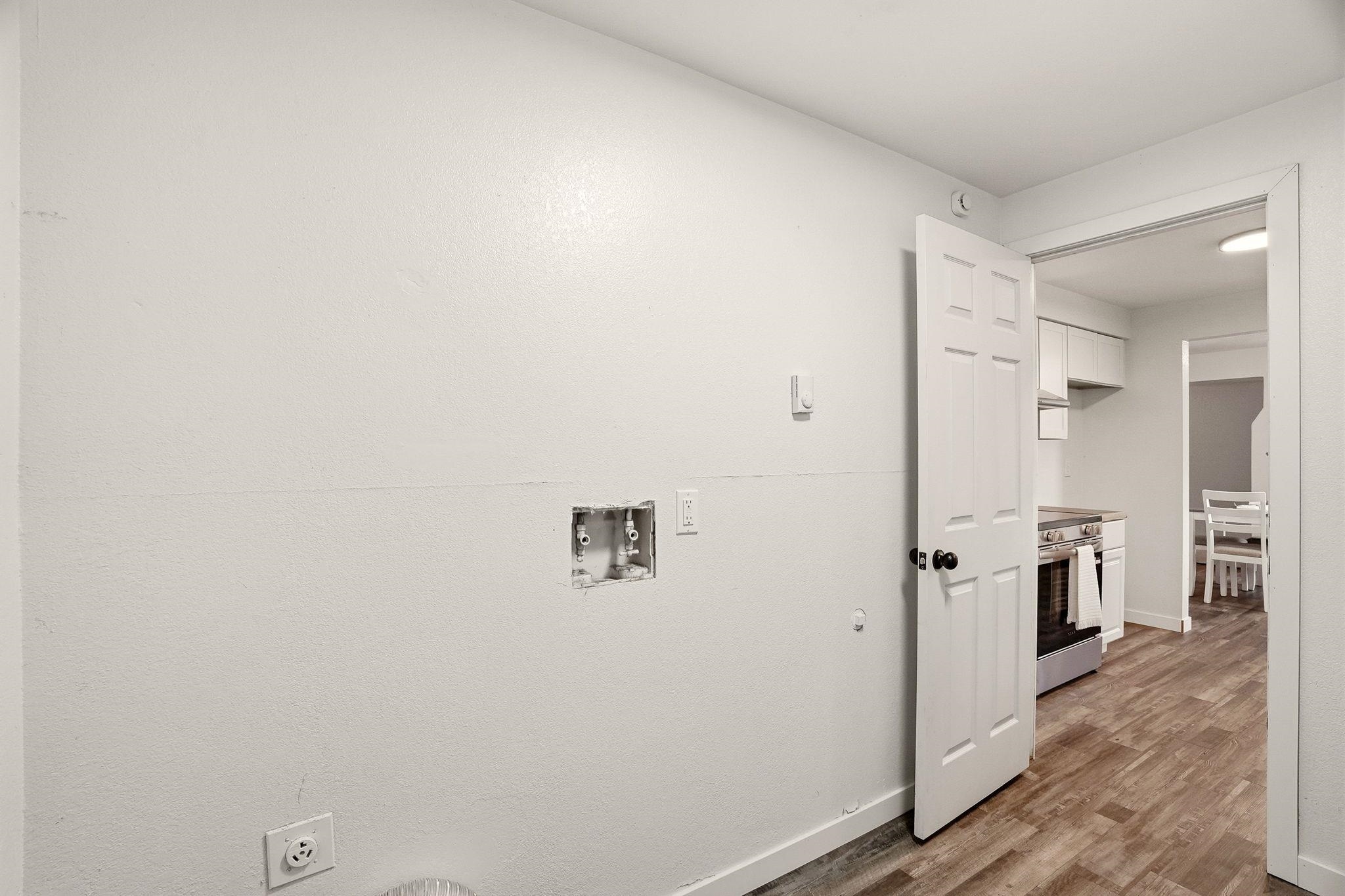 1426 E 4th St - Photo 25