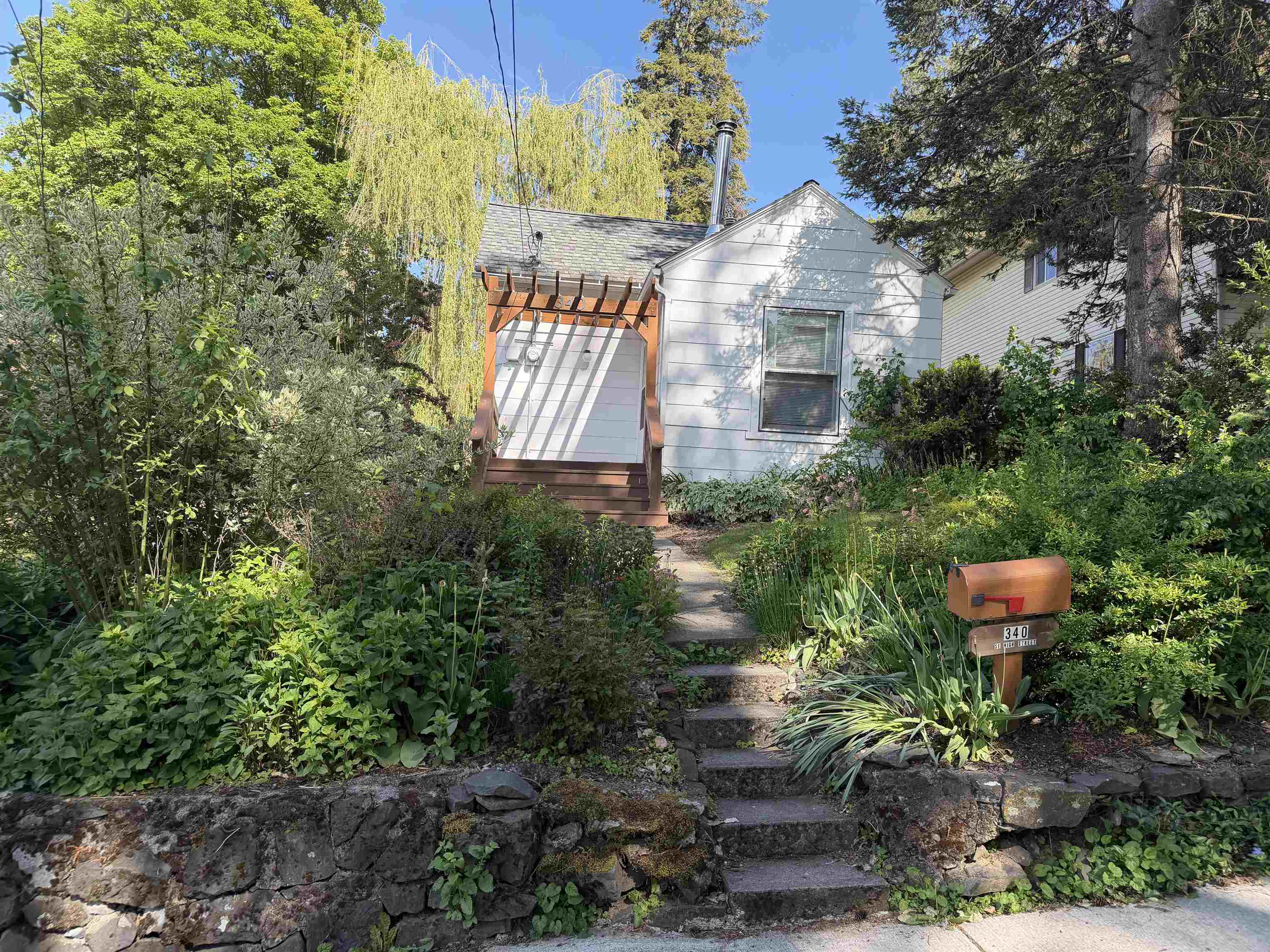 340 SE High St - Photo 4