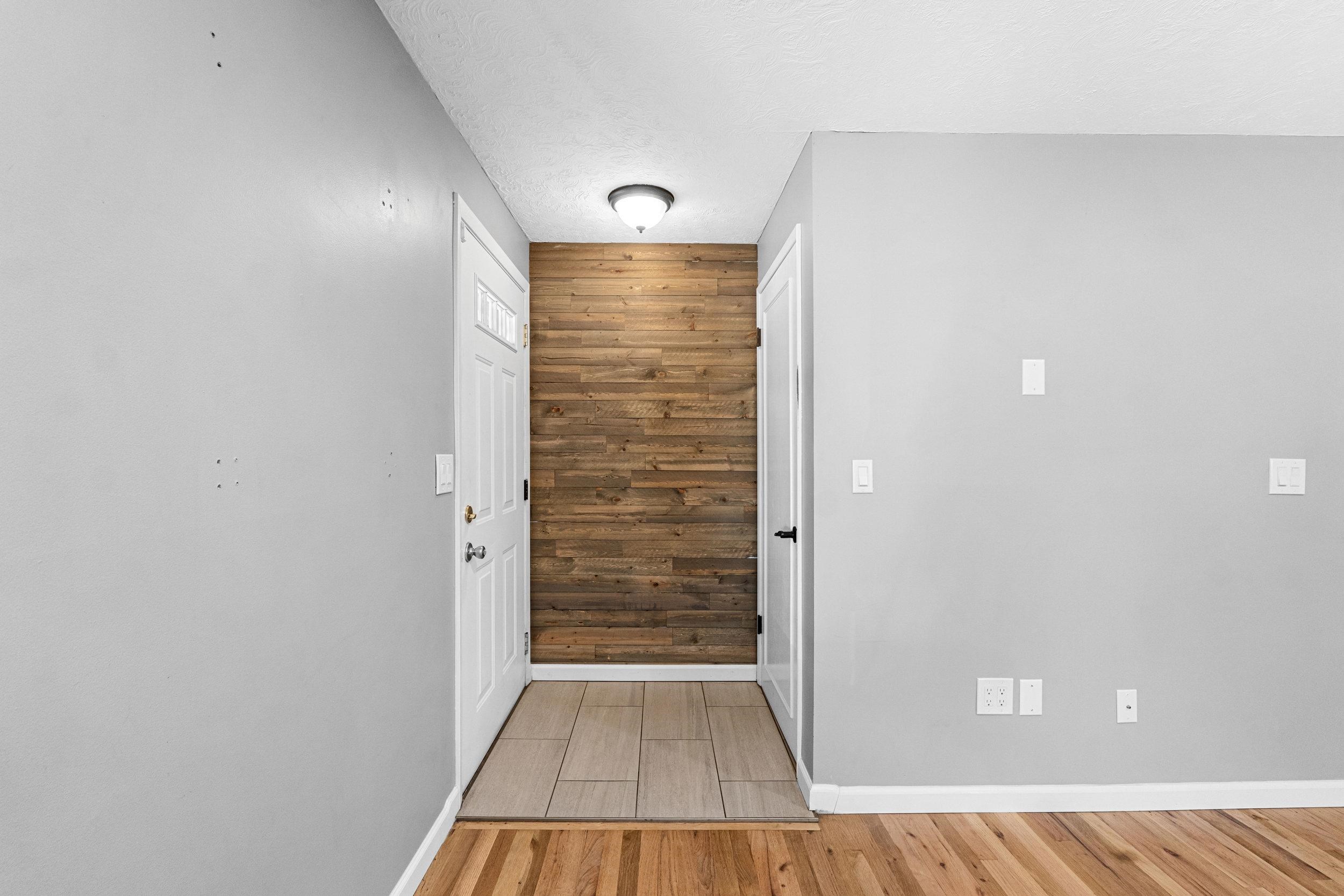 412 E Cozza Dr - Photo 4