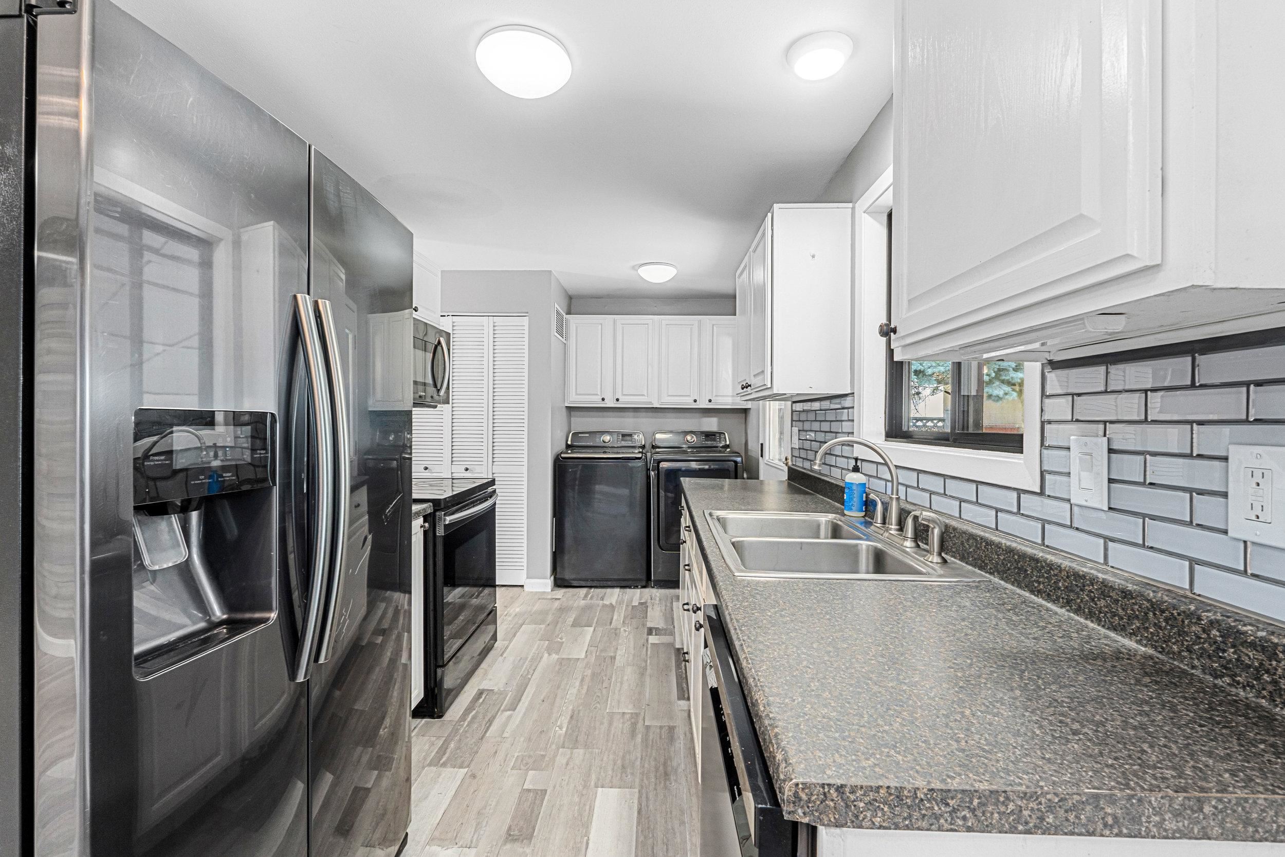 412 E Cozza Dr - Photo 7