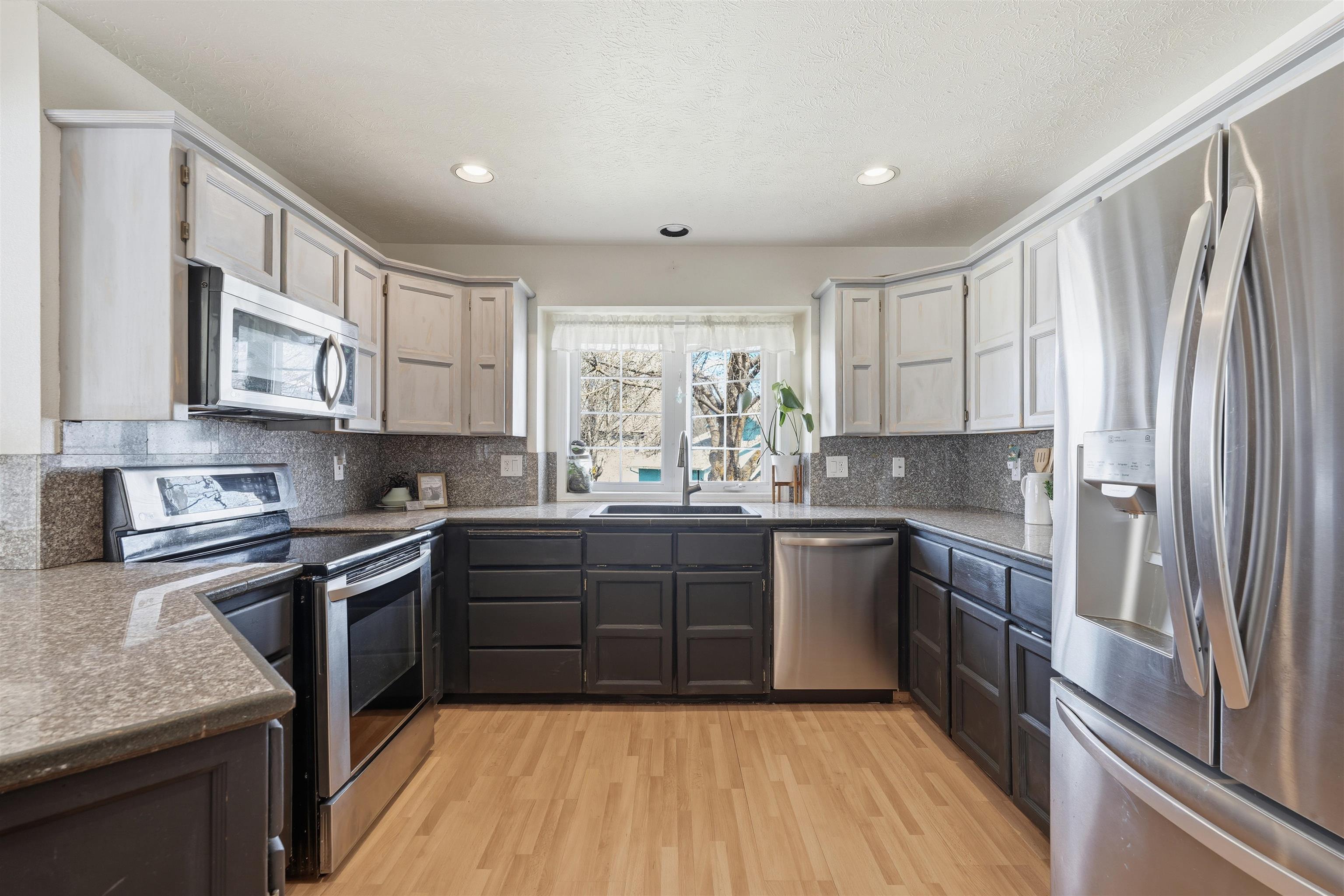 712 Montague Dr - Photo 10