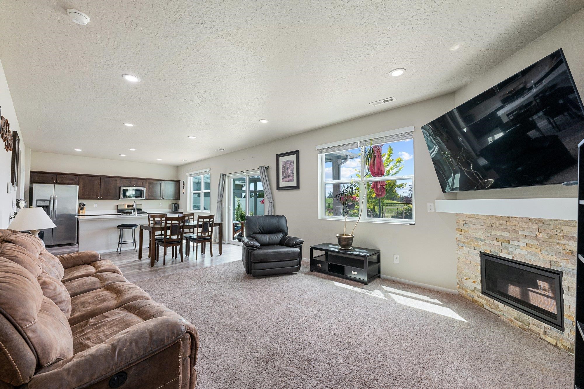 10019 W White Ln - Photo 5