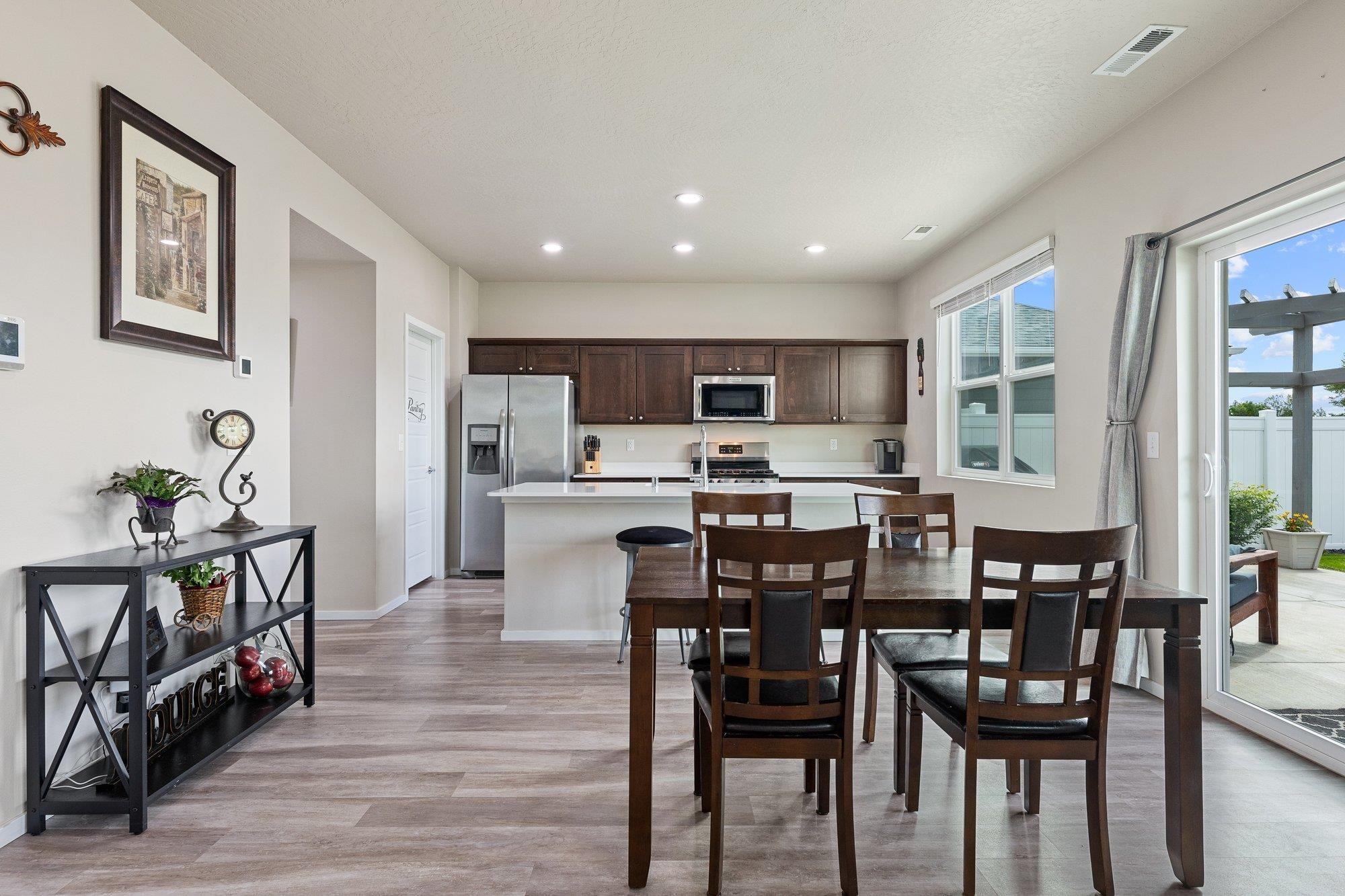 10019 W White Ln - Photo 8