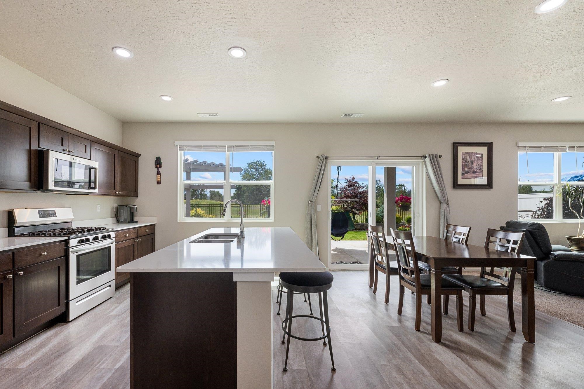10019 W White Ln - Photo 13