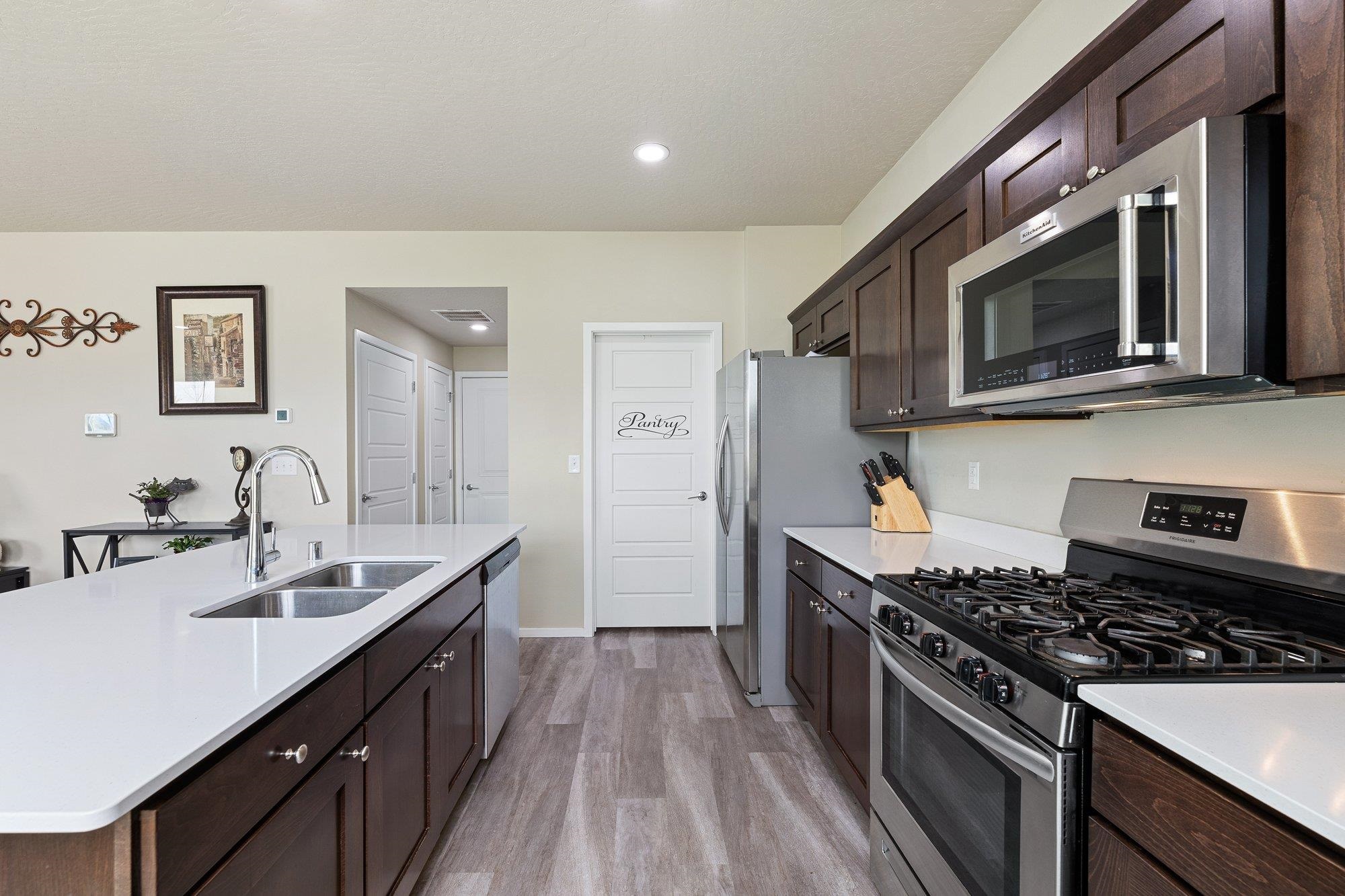 10019 W White Ln - Photo 14