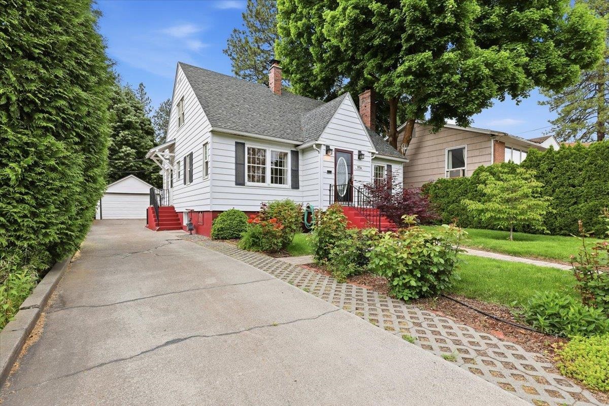 1916 S Bernard St - Photo 1