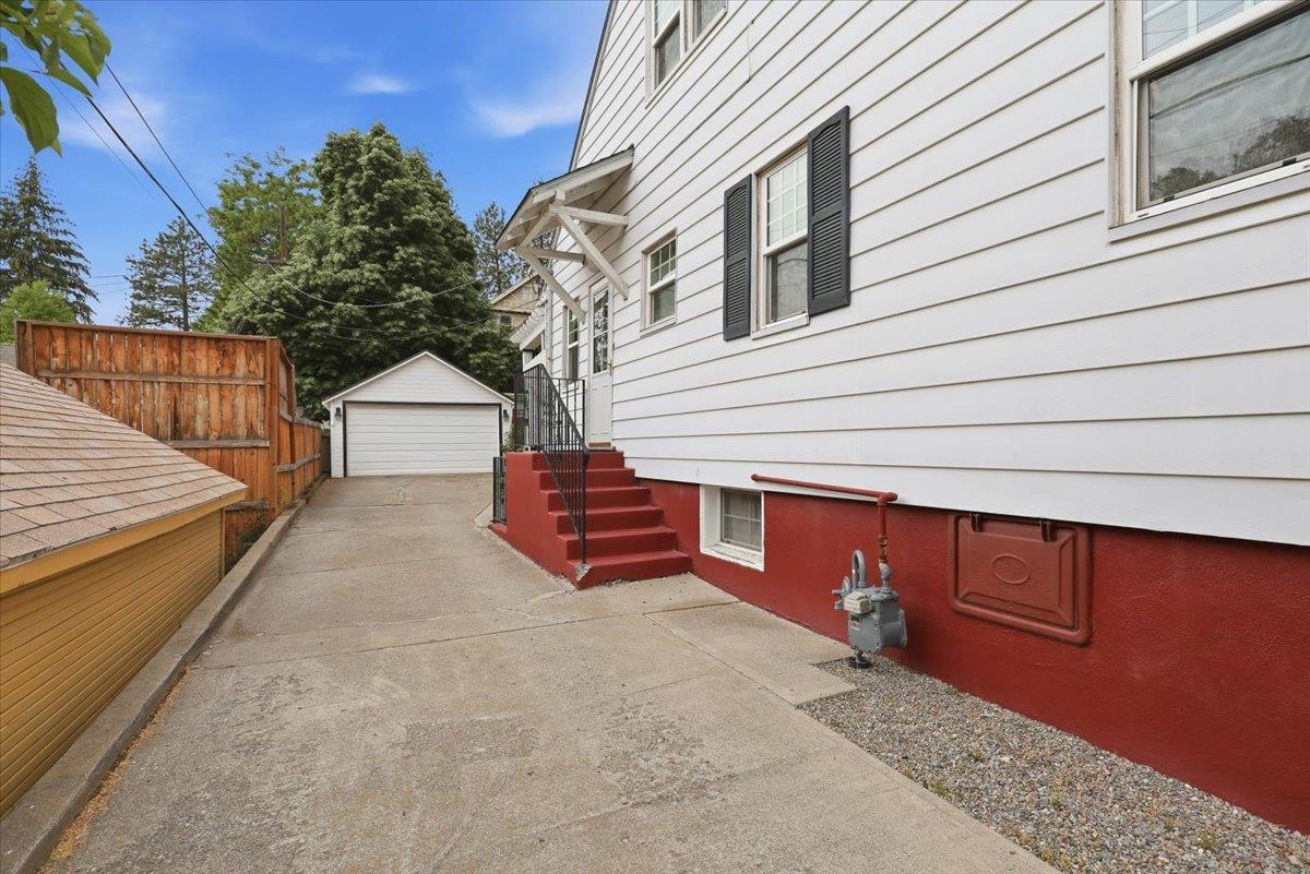 1916 S Bernard St - Photo 41