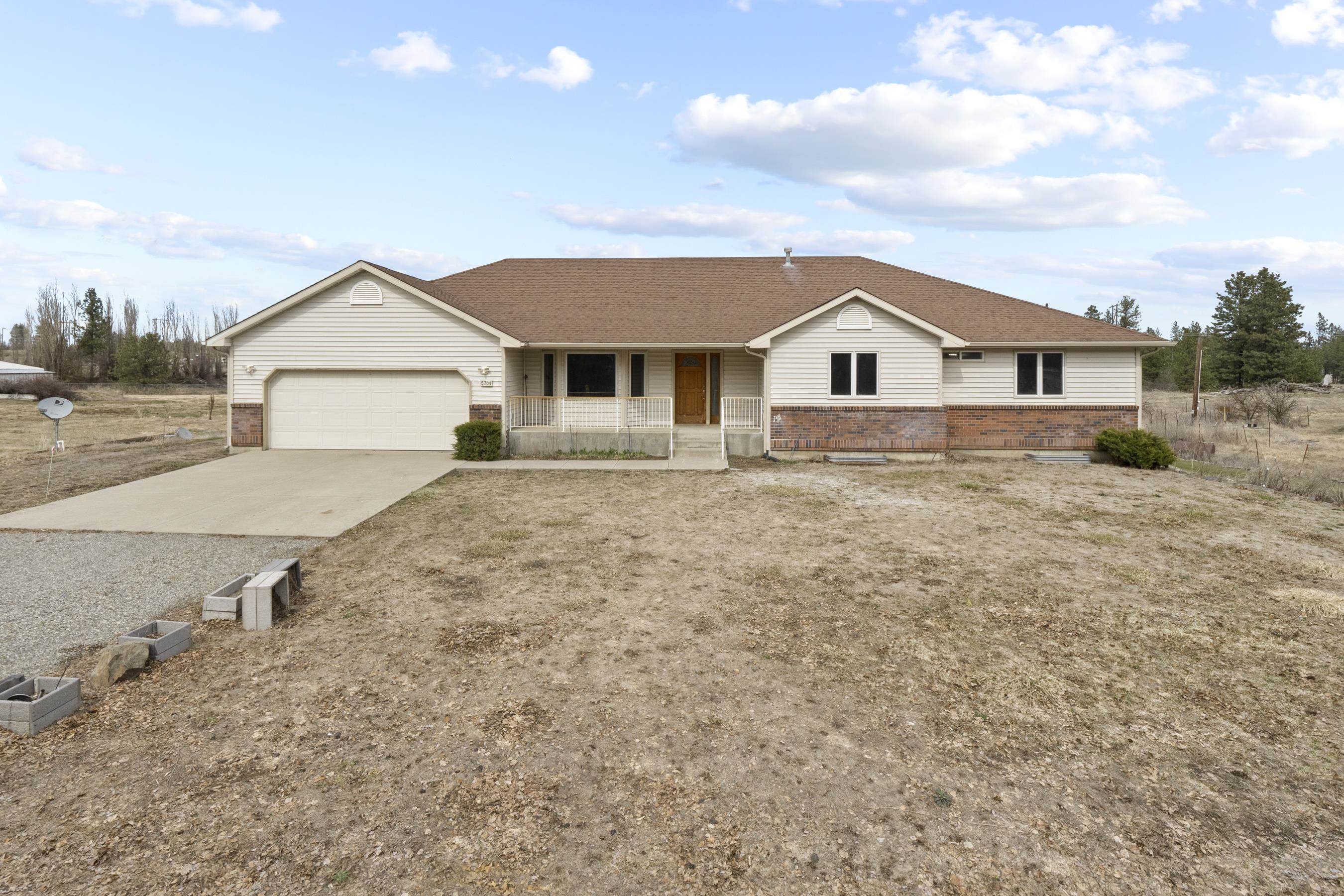 5704 W Garden Springs Rd - Photo 4