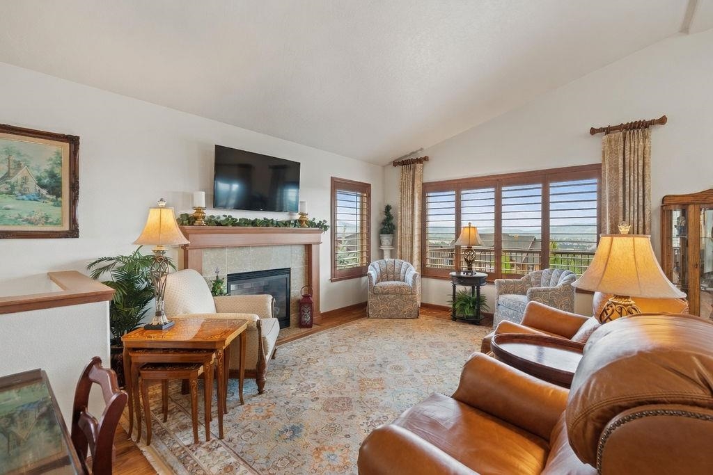 8918 E Clearview Ln - Photo 6
