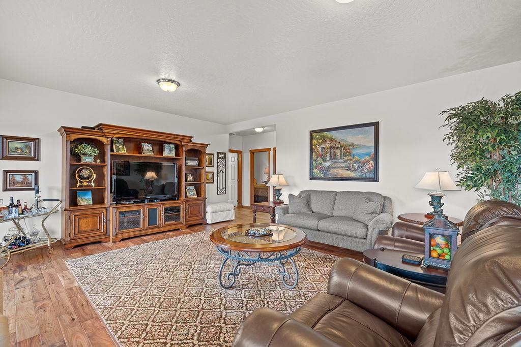 8918 E Clearview Ln - Photo 32