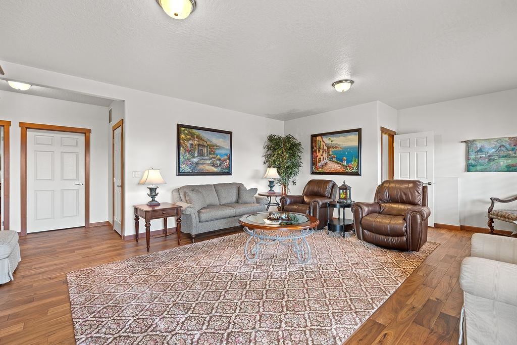 8918 E Clearview Ln - Photo 34