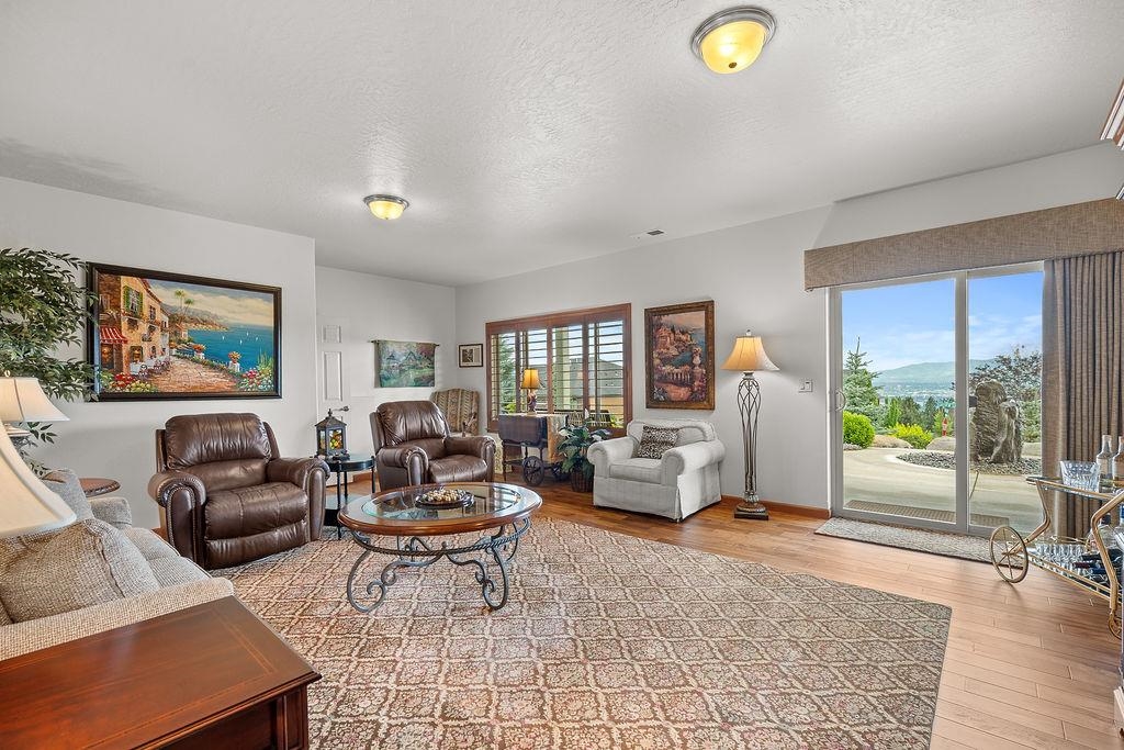 8918 E Clearview Ln - Photo 35