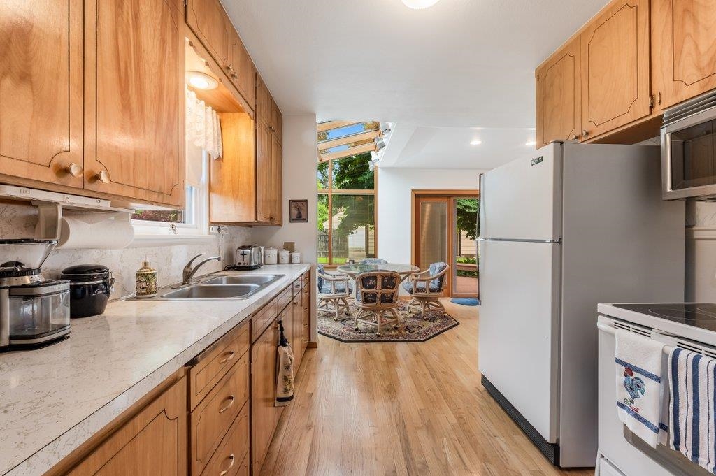 1213 W 20th Ave - Photo 10