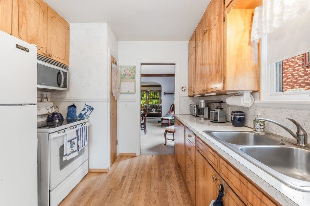 1213 W 20th Ave - Photo 12