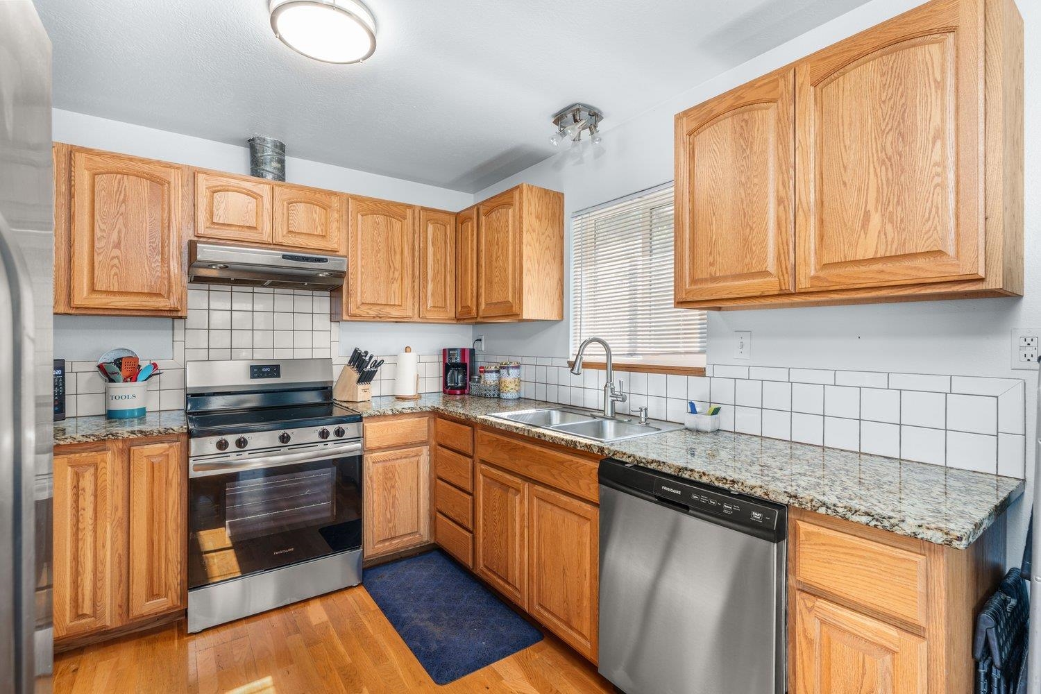 42100 Deer Meadows RD N - Photo 16