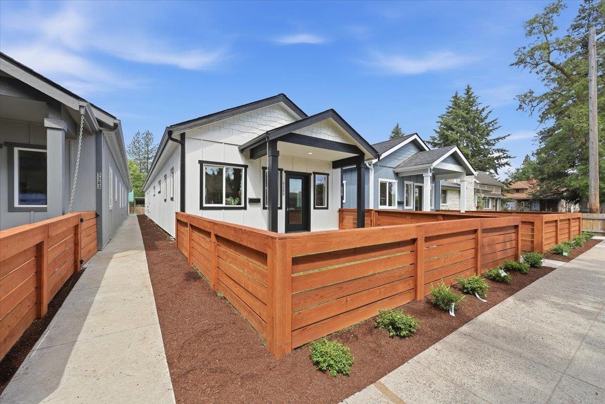 5389 N Lincoln St - Photo 3