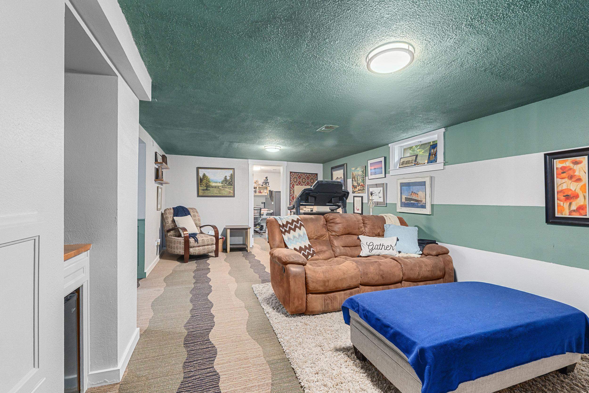 985 E Forest Ave - Photo 31