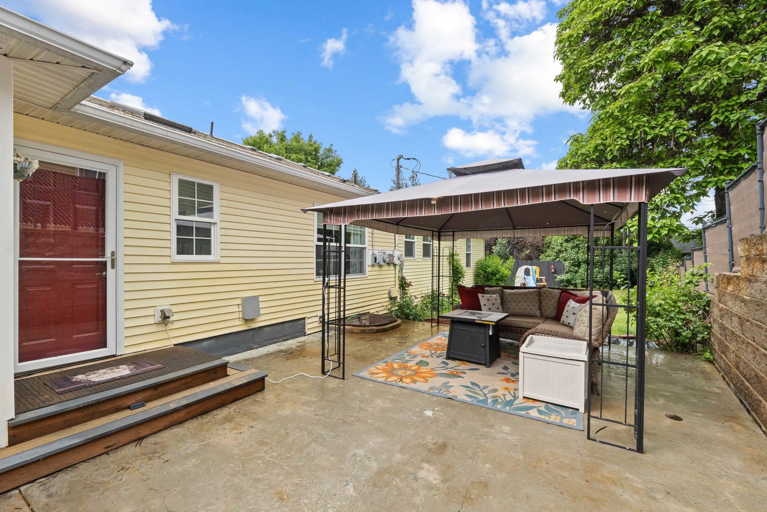 985 E Forest Ave - Photo 37