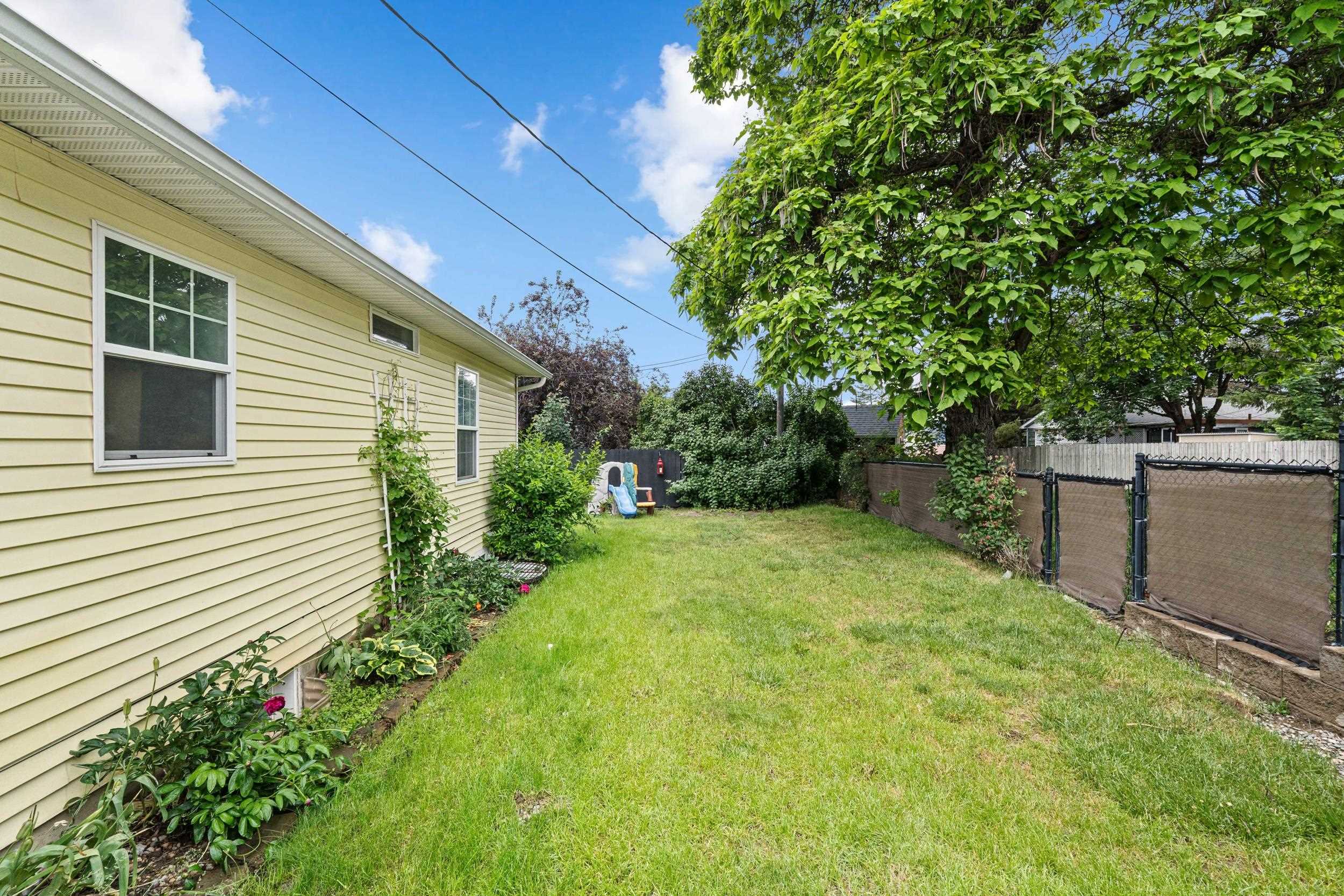 985 E Forest Ave - Photo 38