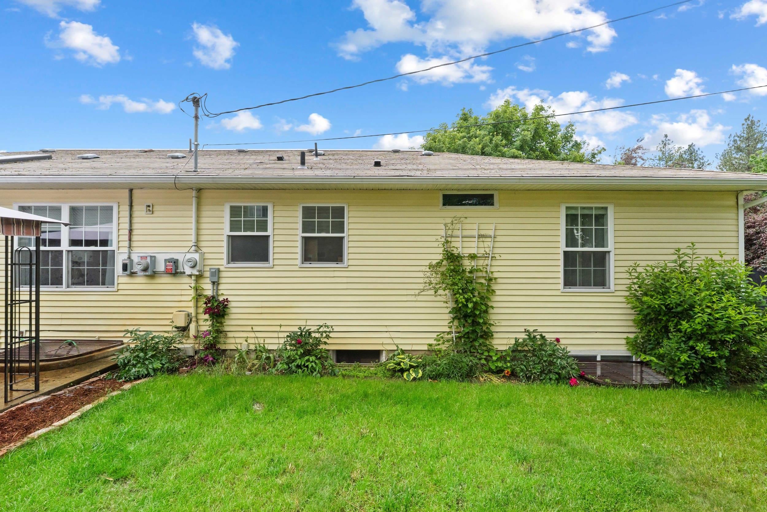 985 E Forest Ave - Photo 39