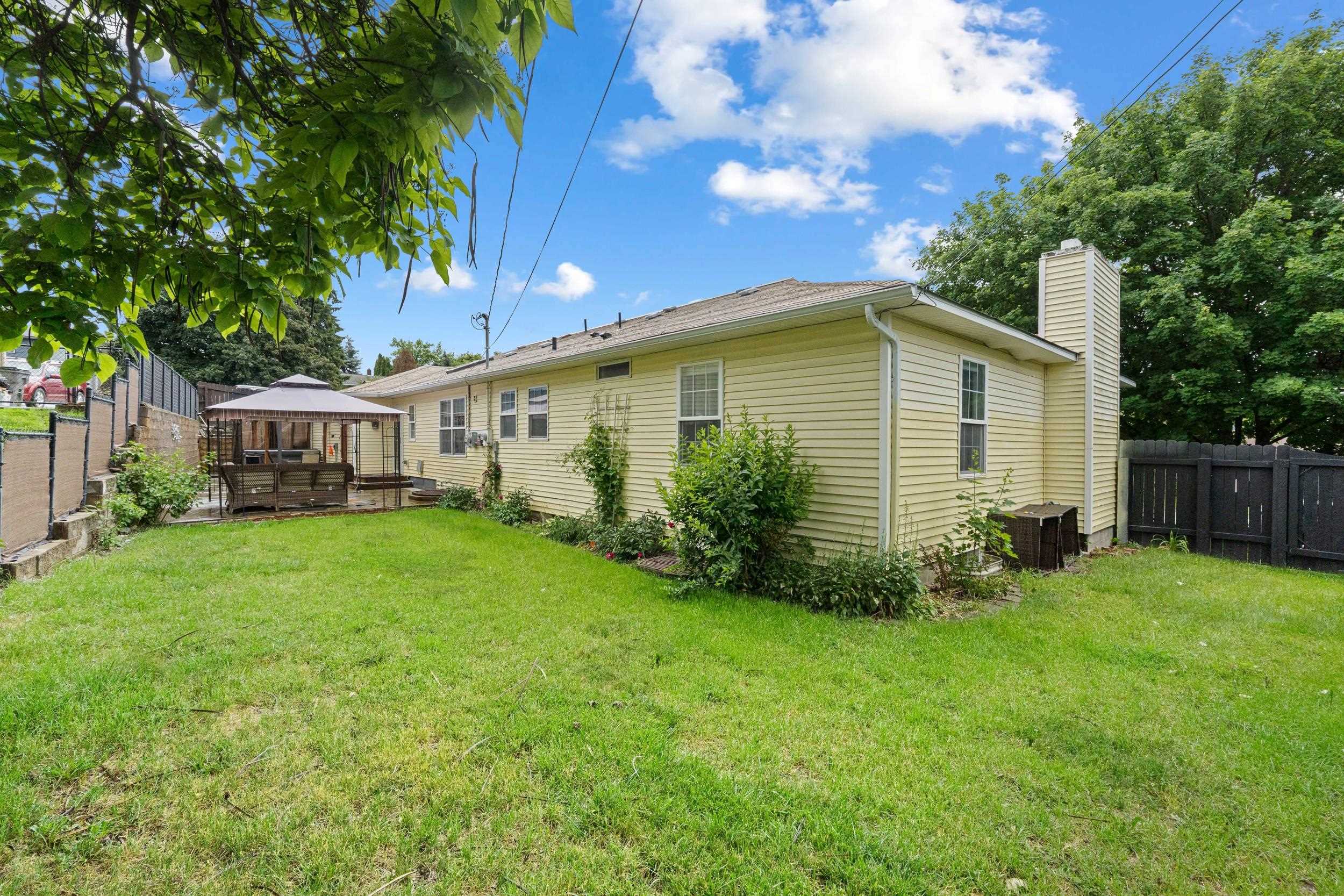 985 E Forest Ave - Photo 40
