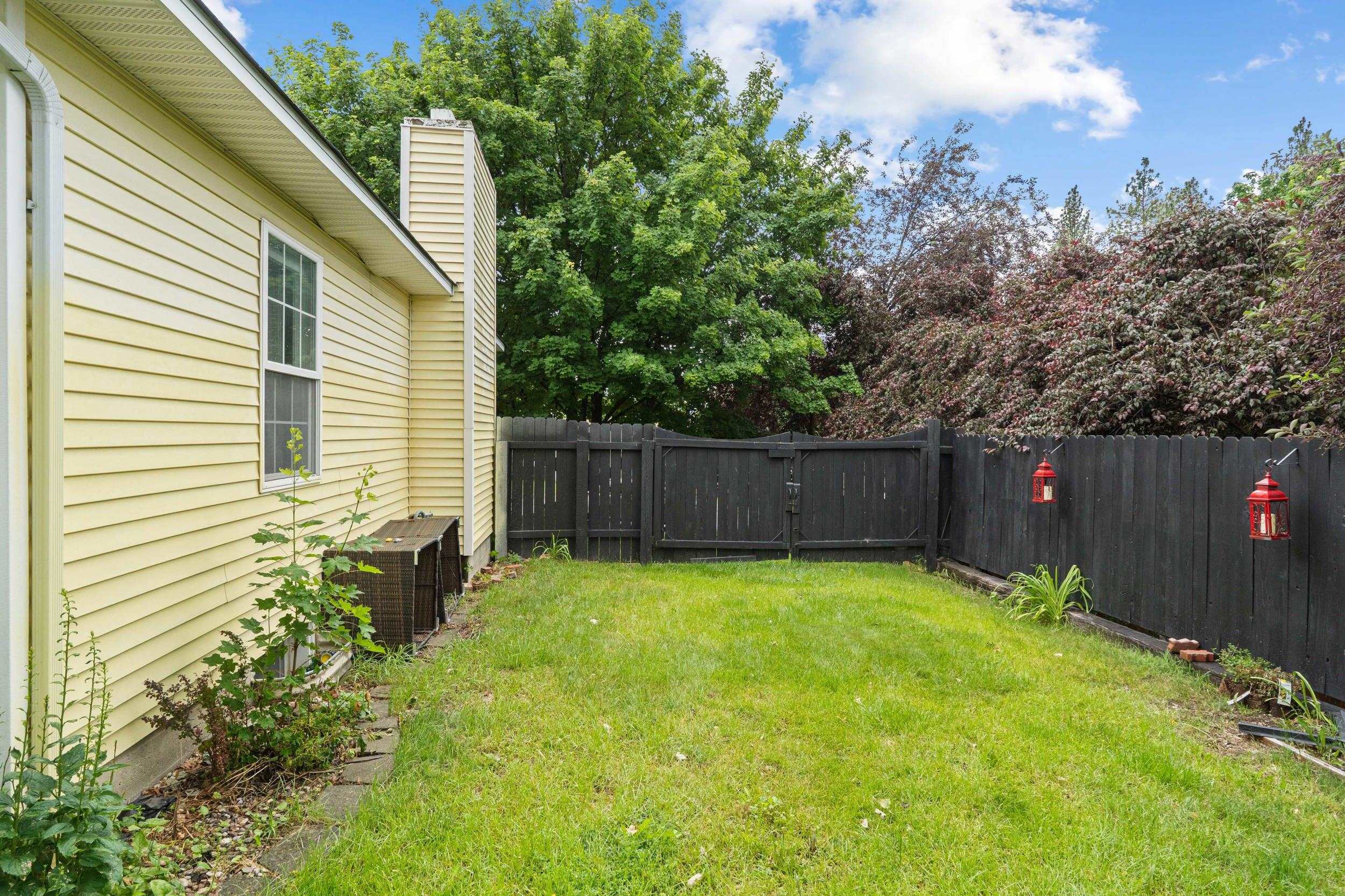 985 E Forest Ave - Photo 41