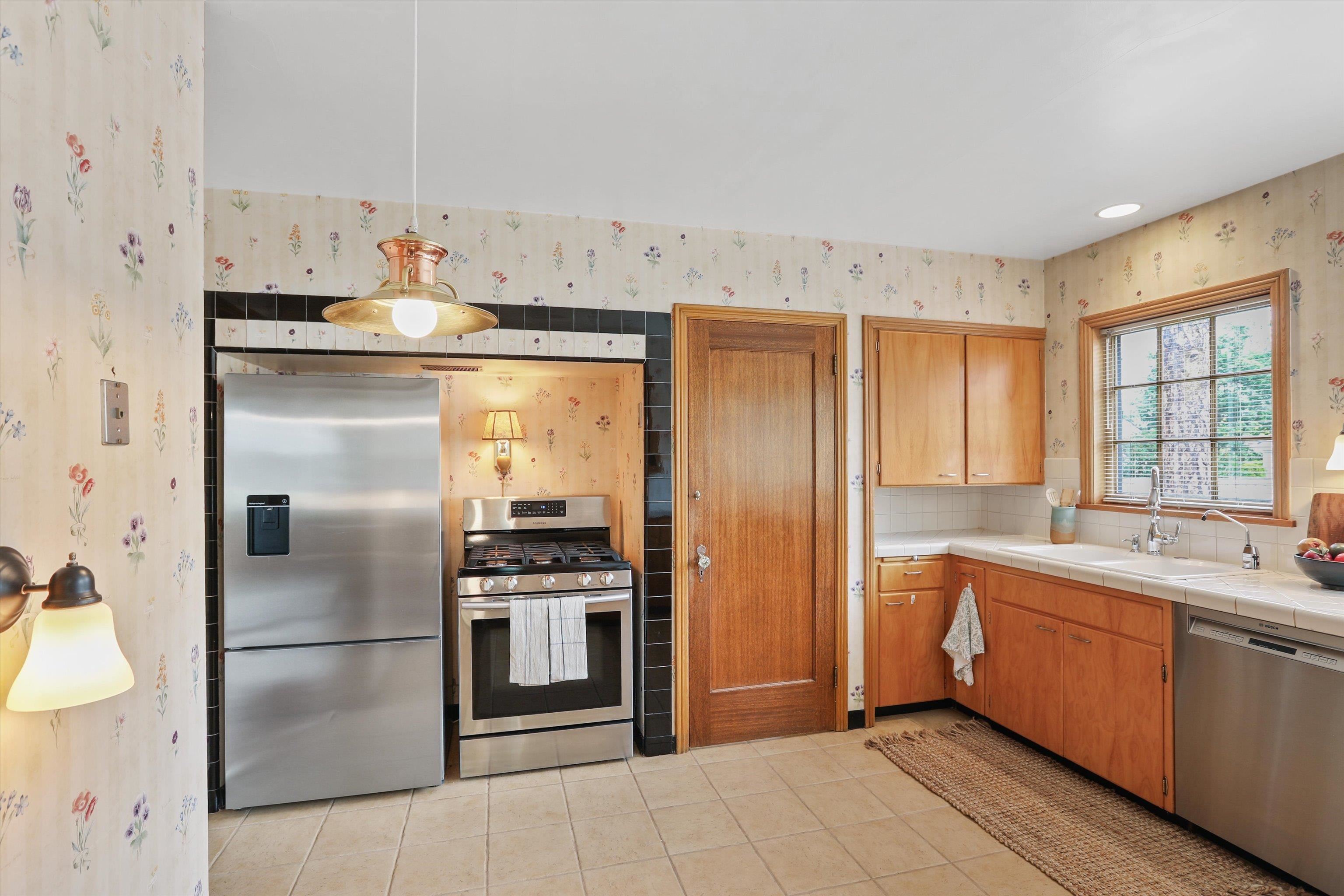 2225 S Adams St - Photo 13
