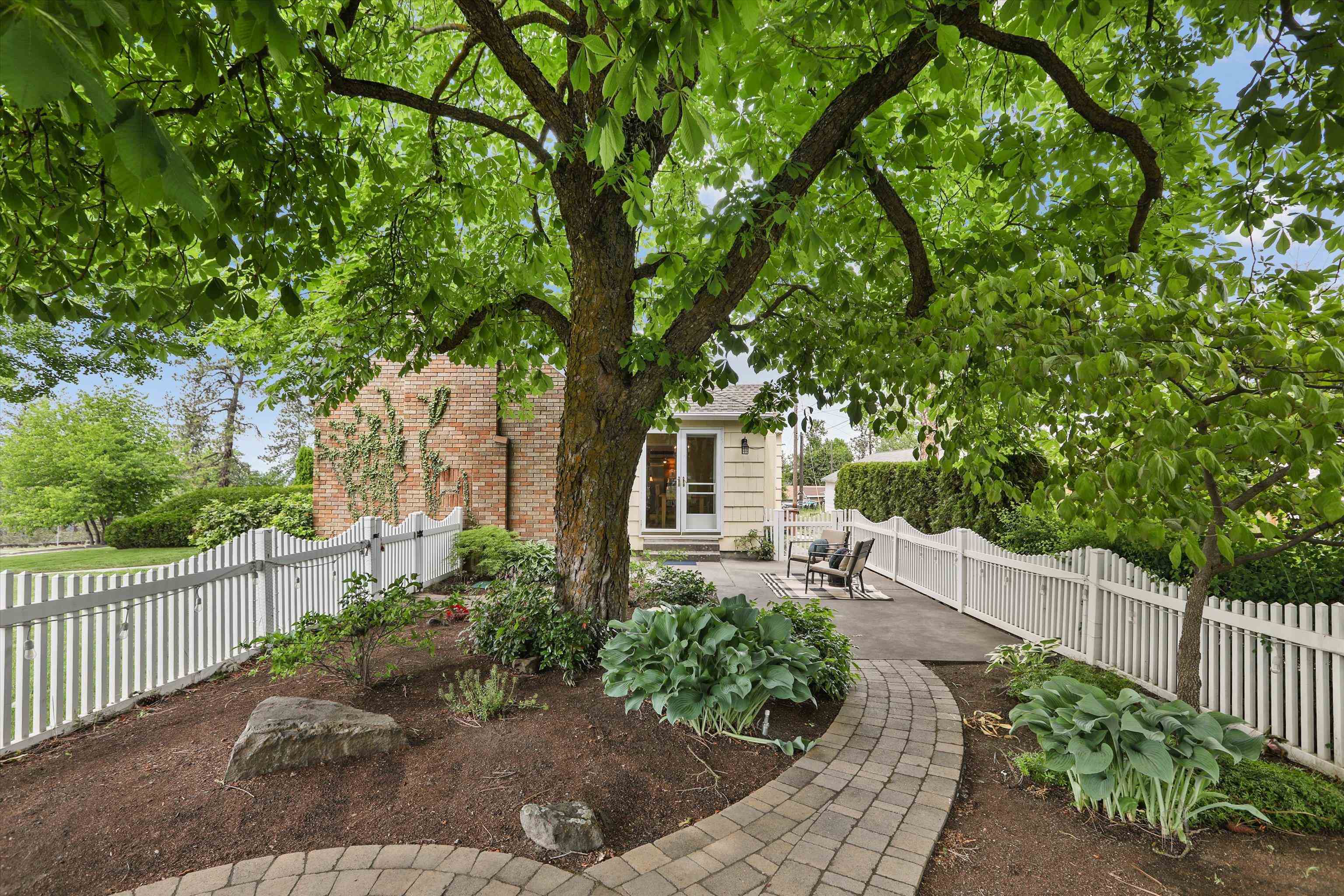 2225 S Adams St - Photo 16