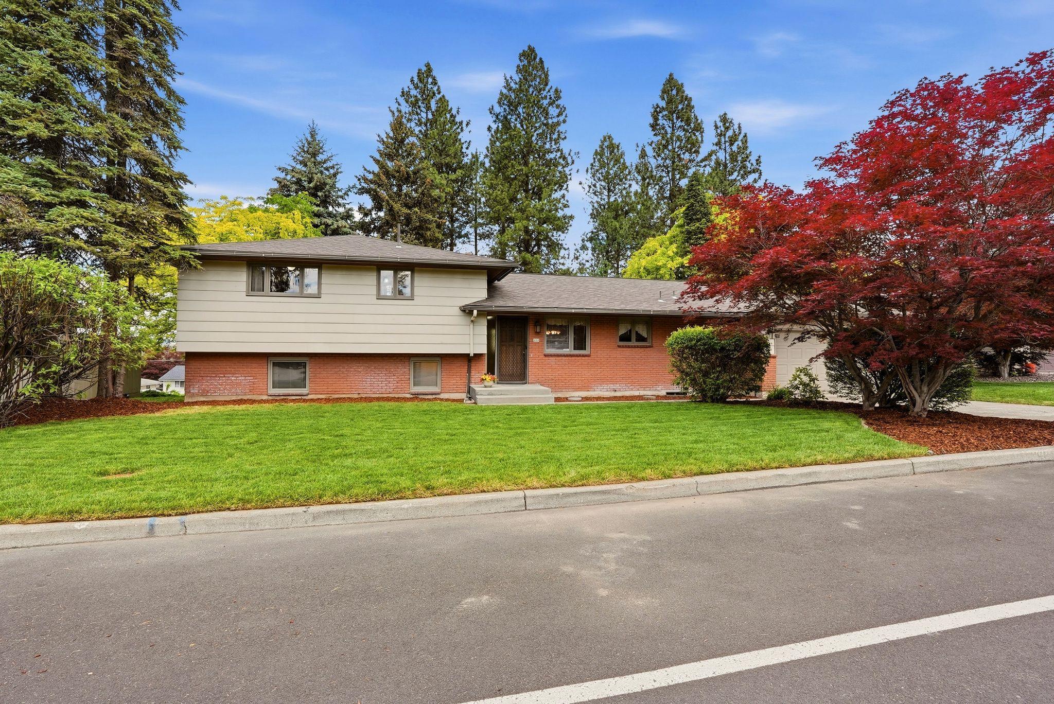 208 W Cascade Way - Photo 1