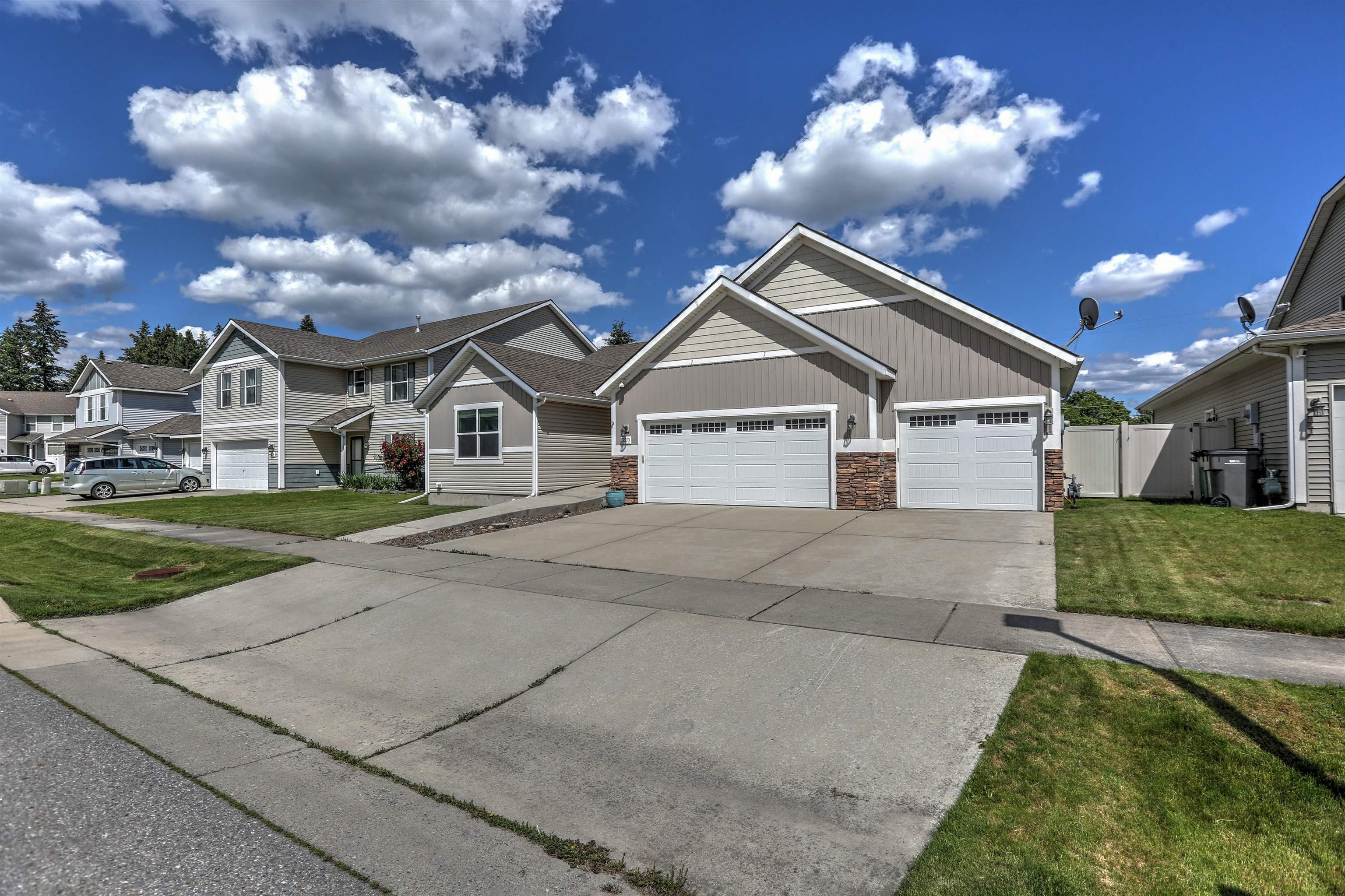 2210 N Greenacres Rd - Photo 3