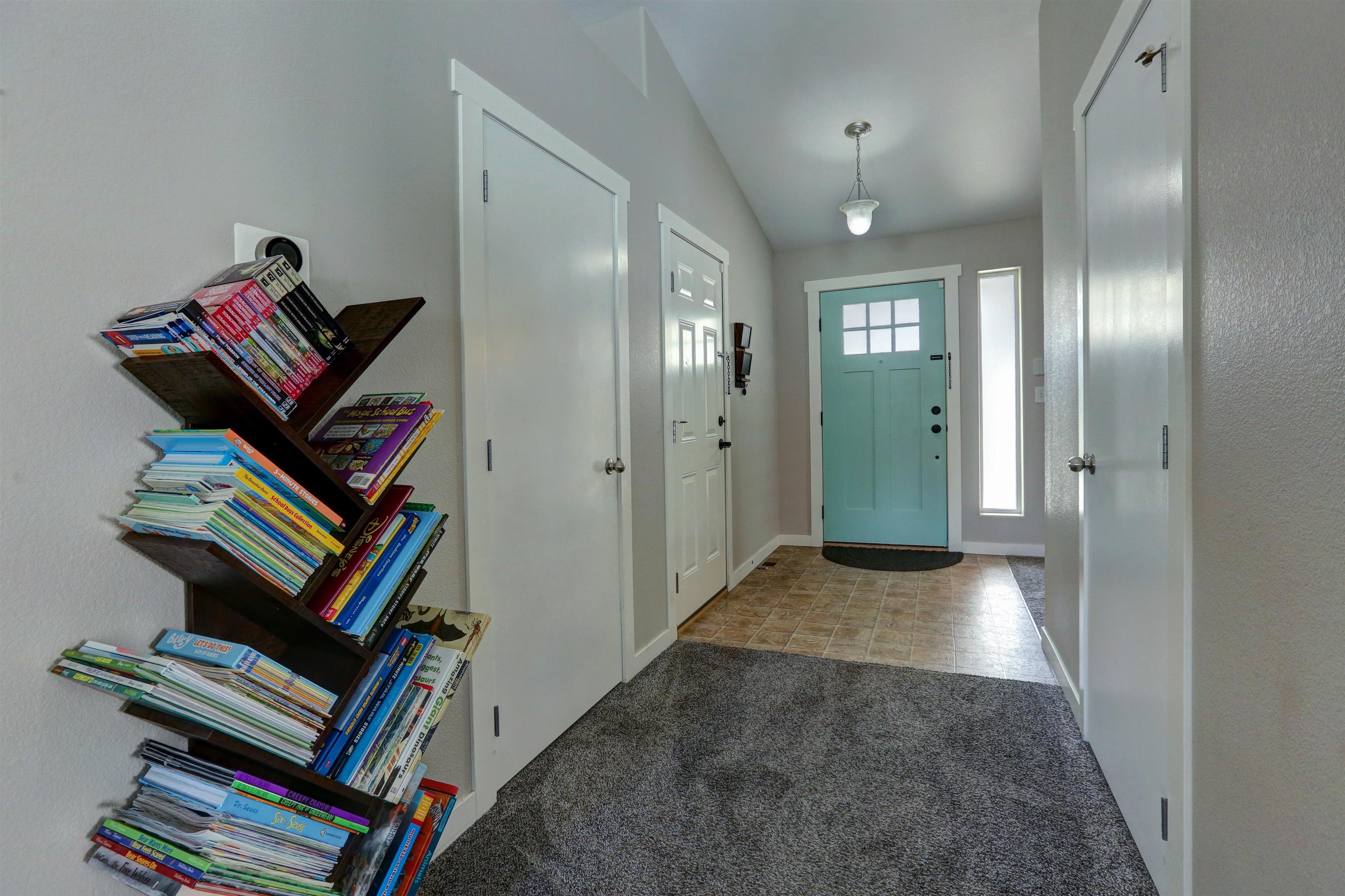 2210 N Greenacres Rd - Photo 4