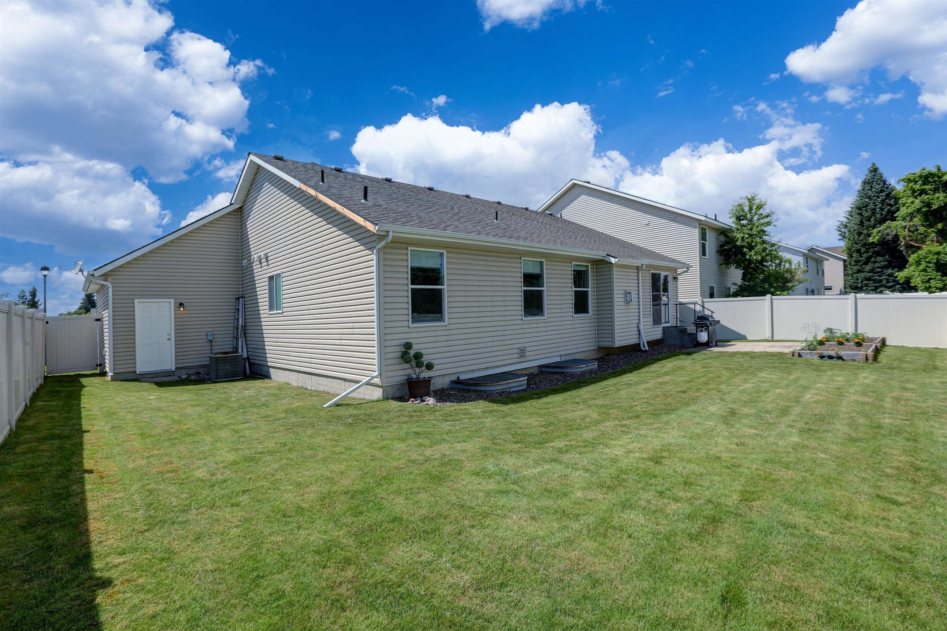 2210 N Greenacres Rd - Photo 39