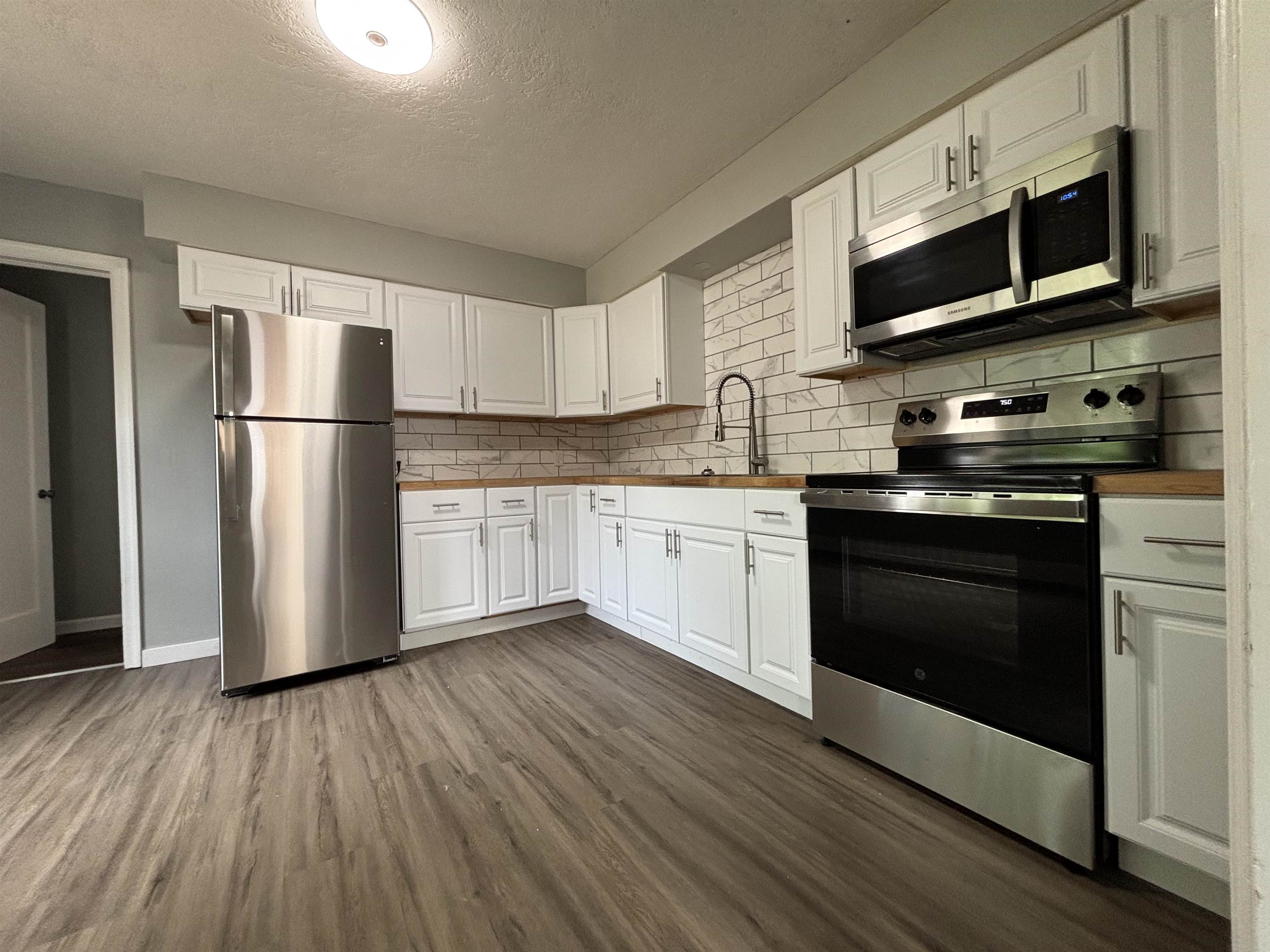 1618 N Smith St - Photo 3
