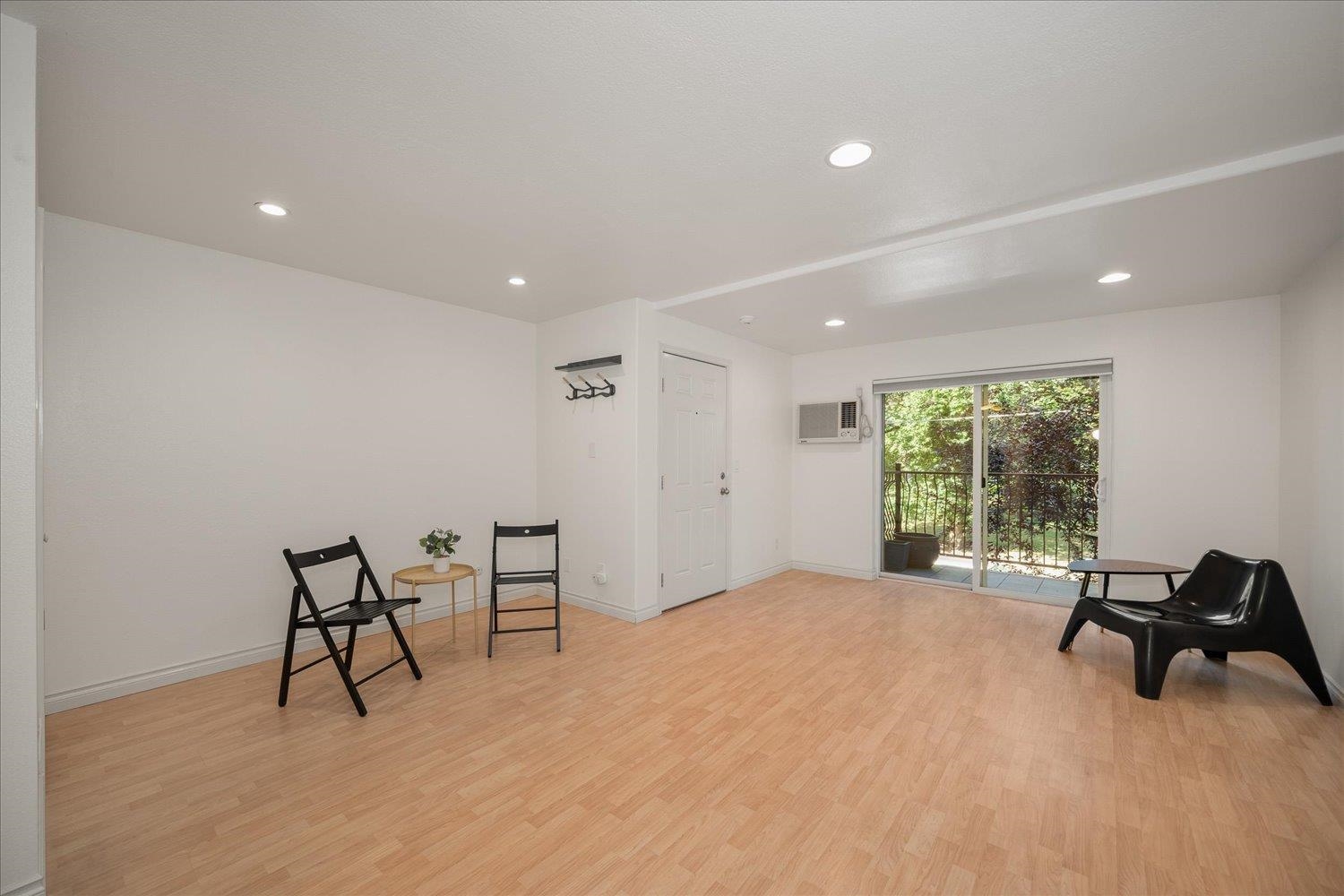 215 S CHESTNUT St - Photo 11