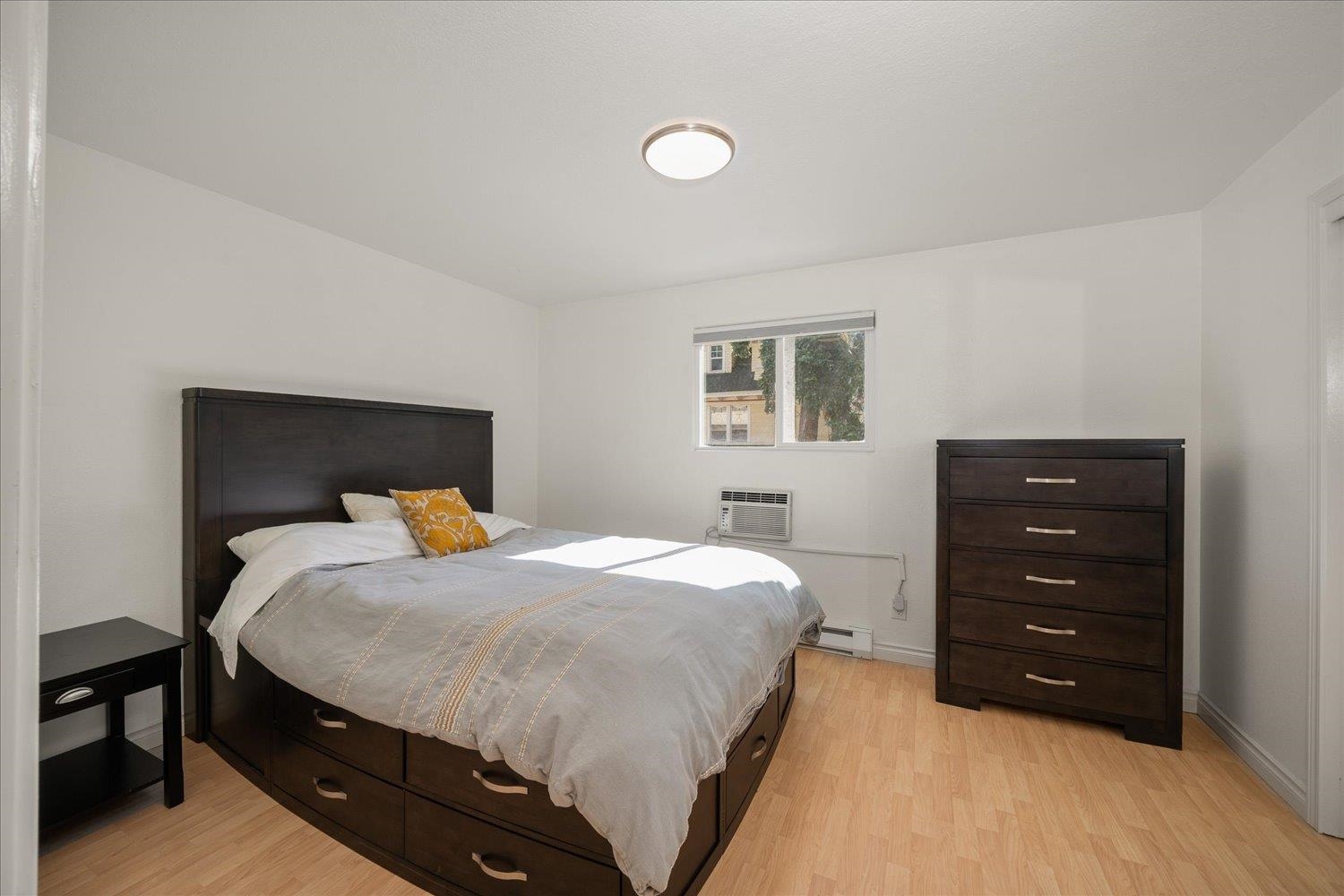215 S CHESTNUT St - Photo 9