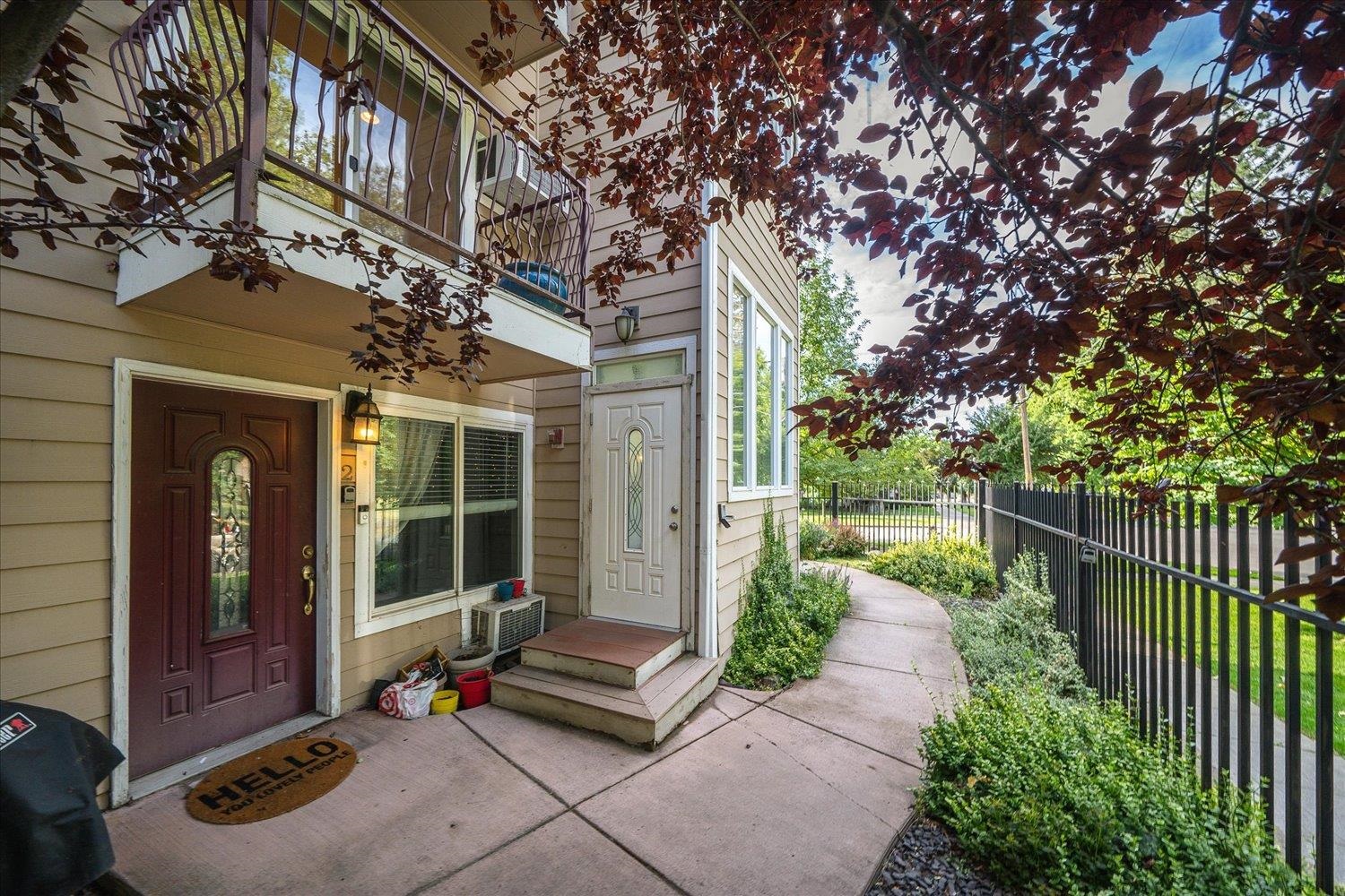 215 S CHESTNUT St - Photo 3